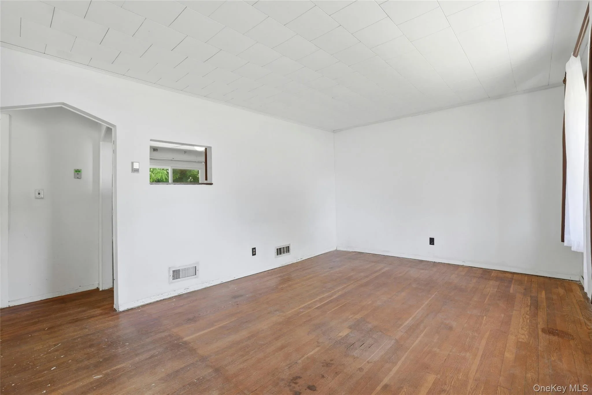 1090 South Drive, Hempstead, NY, 4 Bedrooms Bedrooms, 6 Rooms Rooms,2 BathroomsBathrooms,Residential,For Rent,South,0,1010697 1090 South Drive, Hempstead, NY, 4 Bedrooms Bedrooms, 6 Rooms Rooms,2 BathroomsBathrooms,Residential,For Rent,South,0,1010697