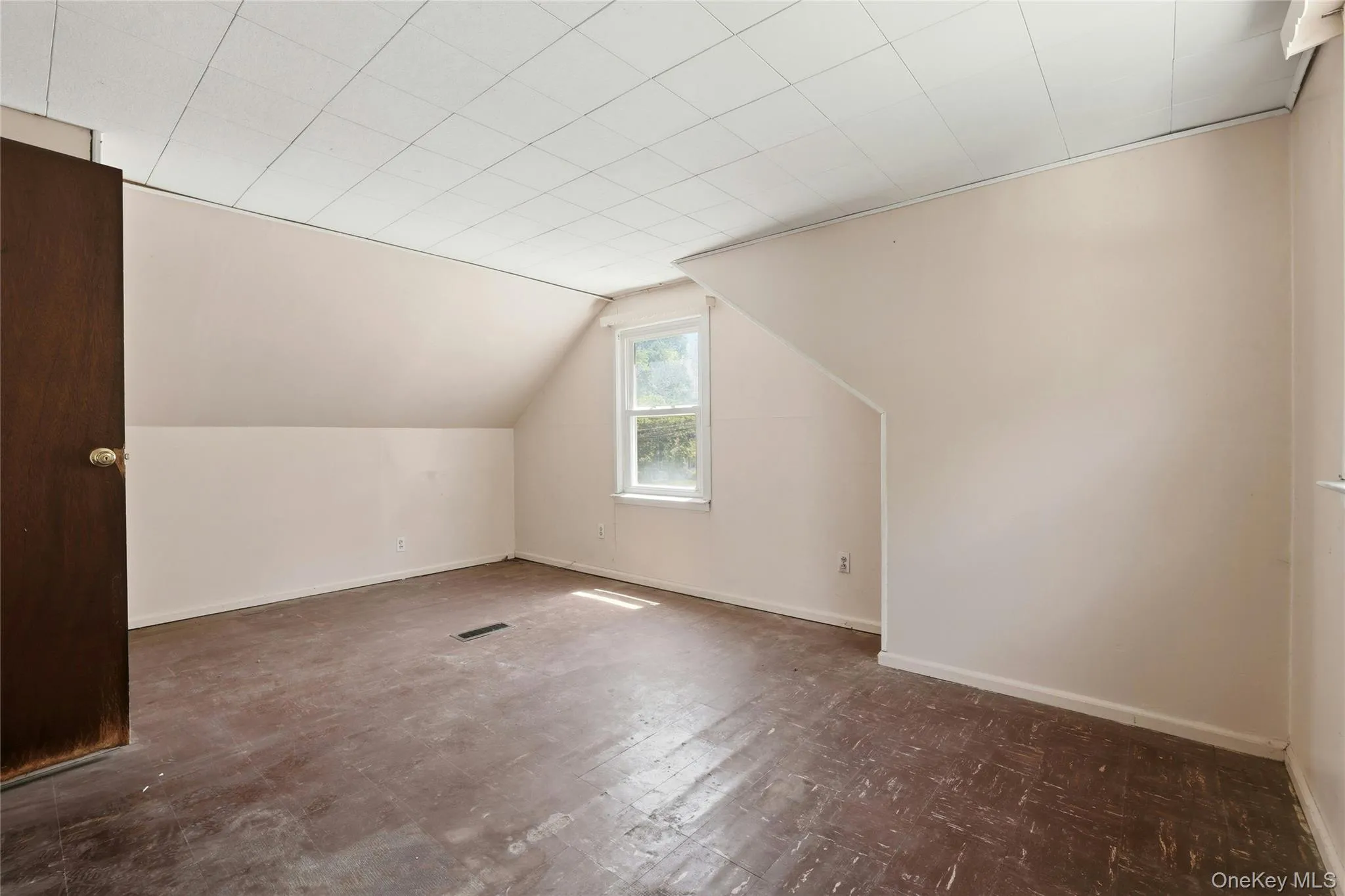 1090 South Drive, Hempstead, NY, 4 Bedrooms Bedrooms, 6 Rooms Rooms,2 BathroomsBathrooms,Residential,For Rent,South,0,1010697 1090 South Drive, Hempstead, NY, 4 Bedrooms Bedrooms, 6 Rooms Rooms,2 BathroomsBathrooms,Residential,For Rent,South,0,1010697