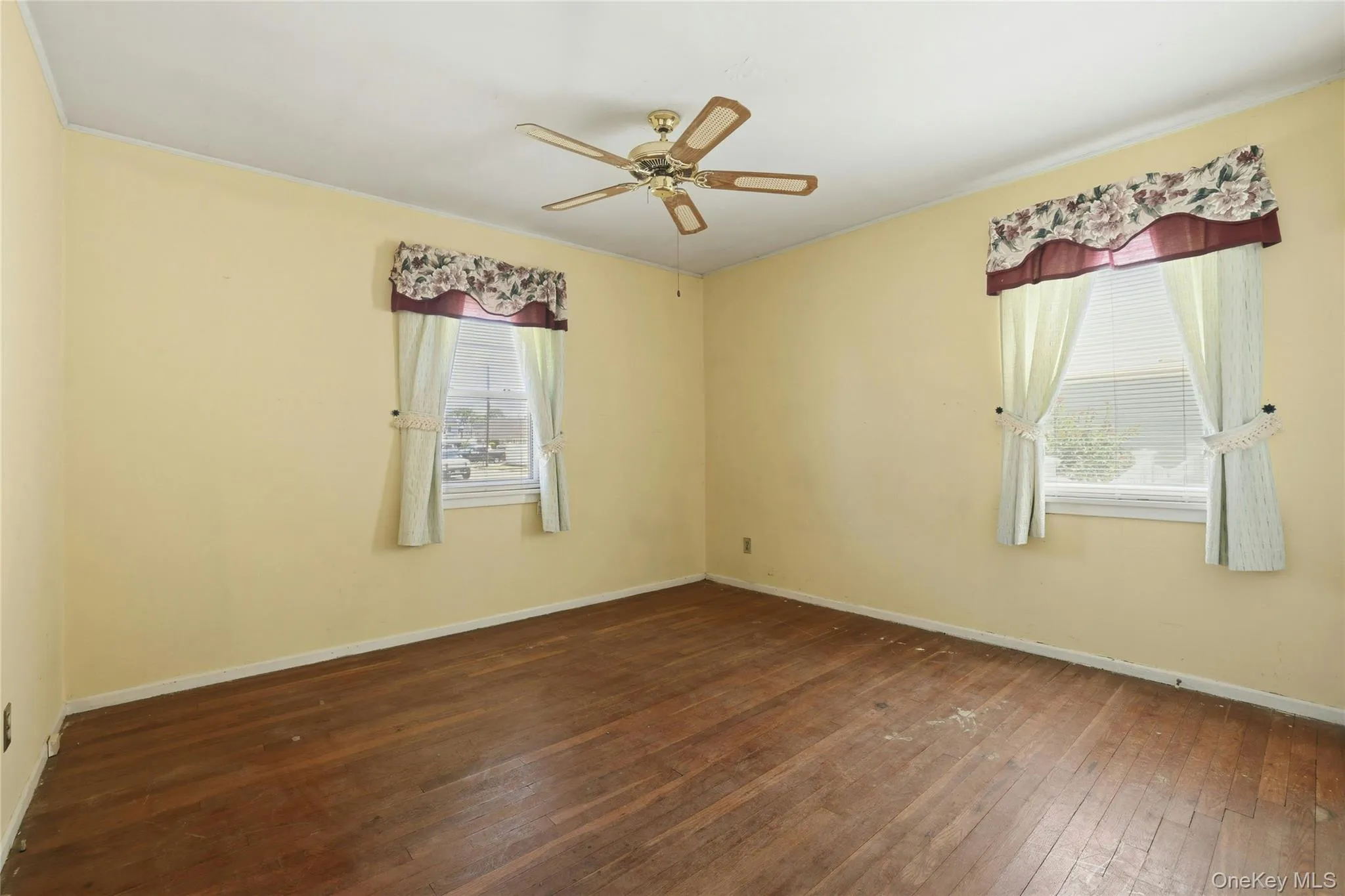 1090 South Drive, Hempstead, NY, 4 Bedrooms Bedrooms, 6 Rooms Rooms,2 BathroomsBathrooms,Residential,For Rent,South,0,1010697 1090 South Drive, Hempstead, NY, 4 Bedrooms Bedrooms, 6 Rooms Rooms,2 BathroomsBathrooms,Residential,For Rent,South,0,1010697