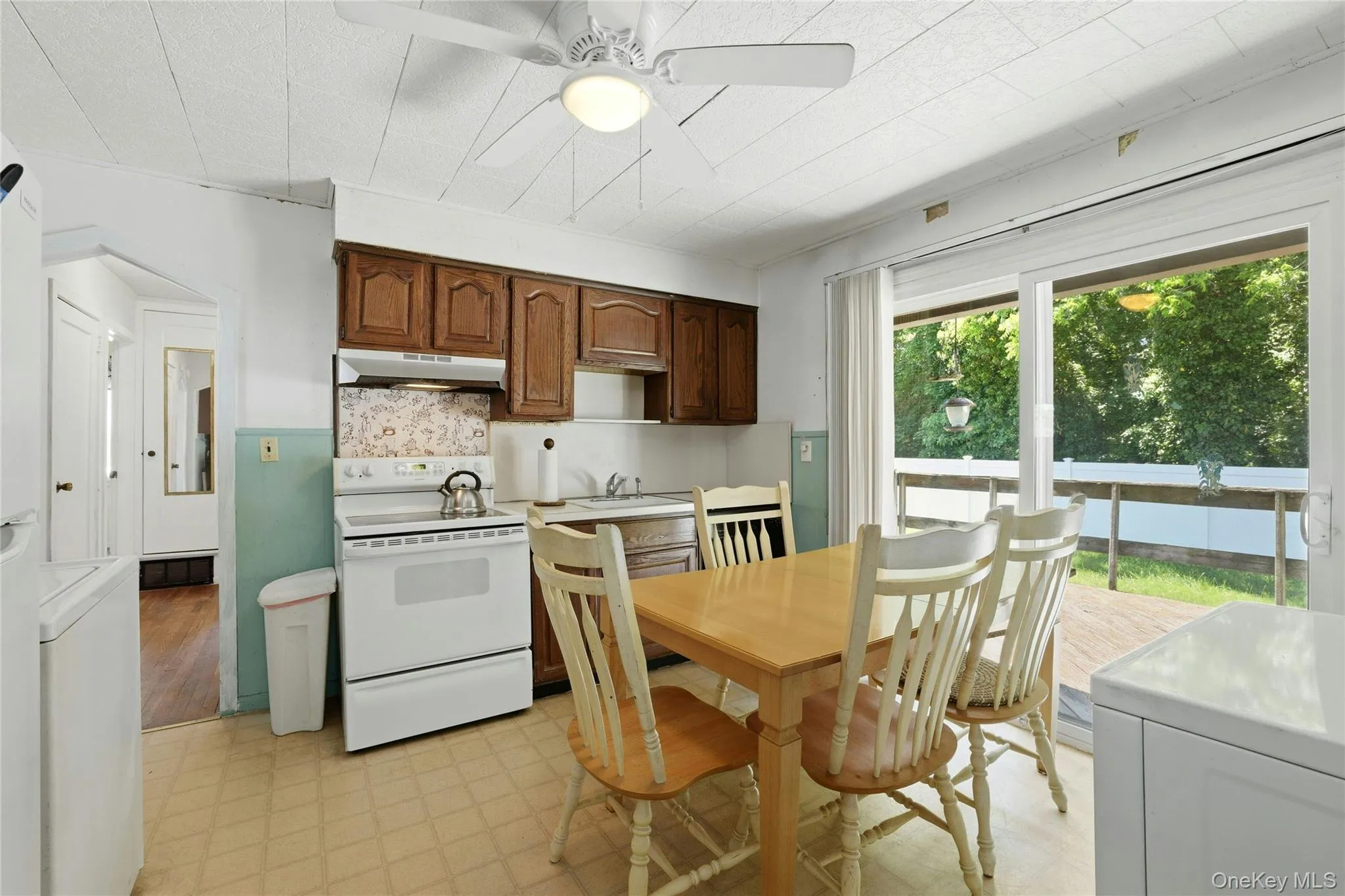 1090 South Drive, Hempstead, NY, 4 Bedrooms Bedrooms, 6 Rooms Rooms,2 BathroomsBathrooms,Residential,For Rent,South,0,1010697 1090 South Drive, Hempstead, NY, 4 Bedrooms Bedrooms, 6 Rooms Rooms,2 BathroomsBathrooms,Residential,For Rent,South,0,1010697