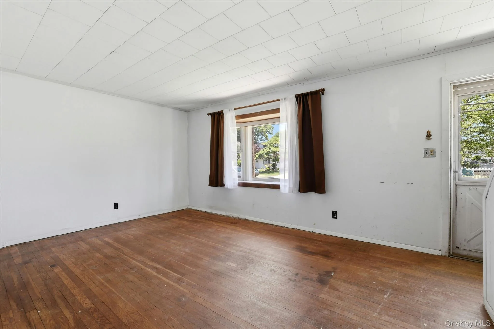1090 South Drive, Hempstead, NY, 4 Bedrooms Bedrooms, 6 Rooms Rooms,2 BathroomsBathrooms,Residential,For Rent,South,0,1010697 1090 South Drive, Hempstead, NY, 4 Bedrooms Bedrooms, 6 Rooms Rooms,2 BathroomsBathrooms,Residential,For Rent,South,0,1010697