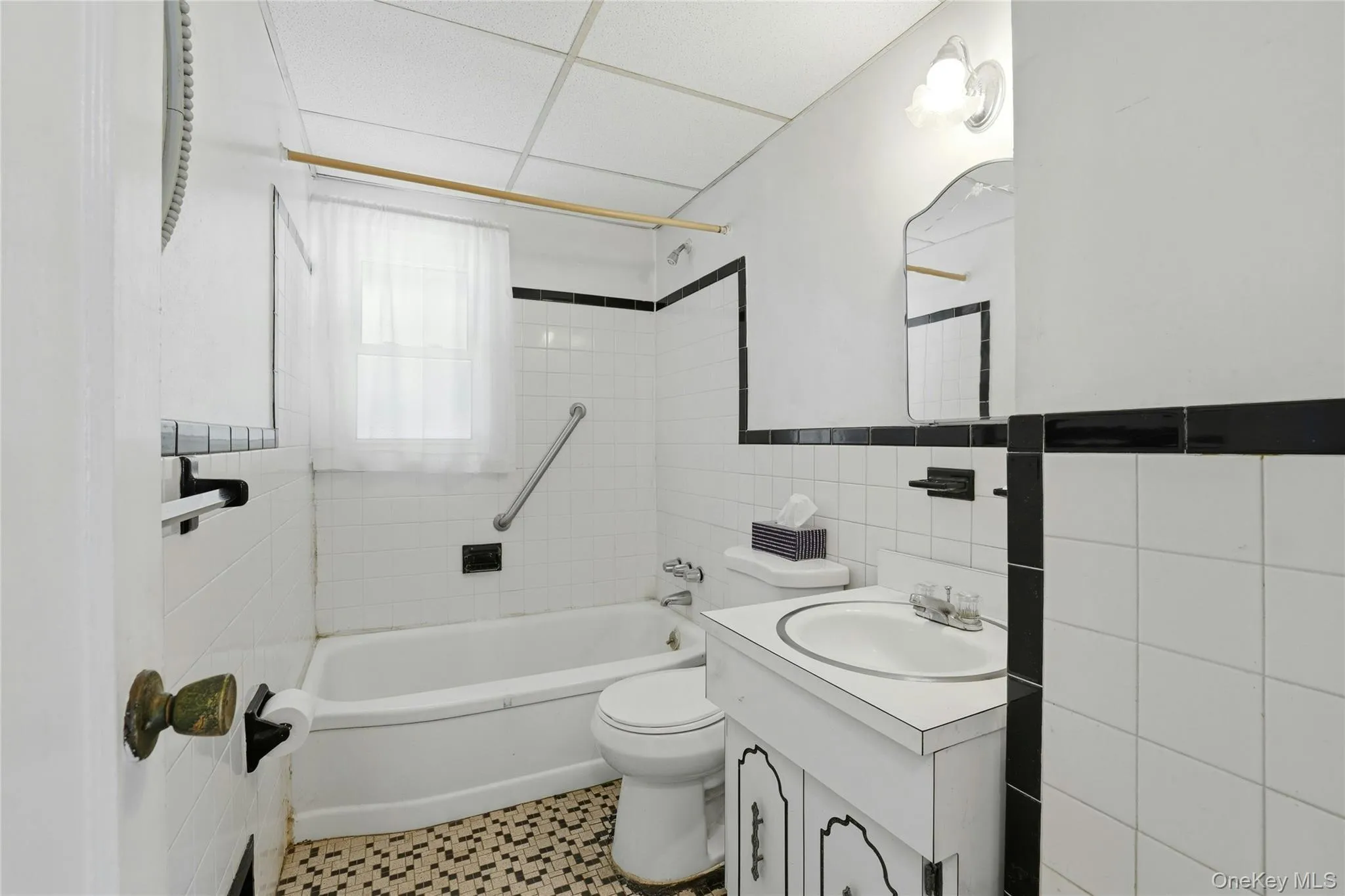 1090 South Drive, Hempstead, NY, 4 Bedrooms Bedrooms, 6 Rooms Rooms,2 BathroomsBathrooms,Residential,For Rent,South,0,1010697 1090 South Drive, Hempstead, NY, 4 Bedrooms Bedrooms, 6 Rooms Rooms,2 BathroomsBathrooms,Residential,For Rent,South,0,1010697