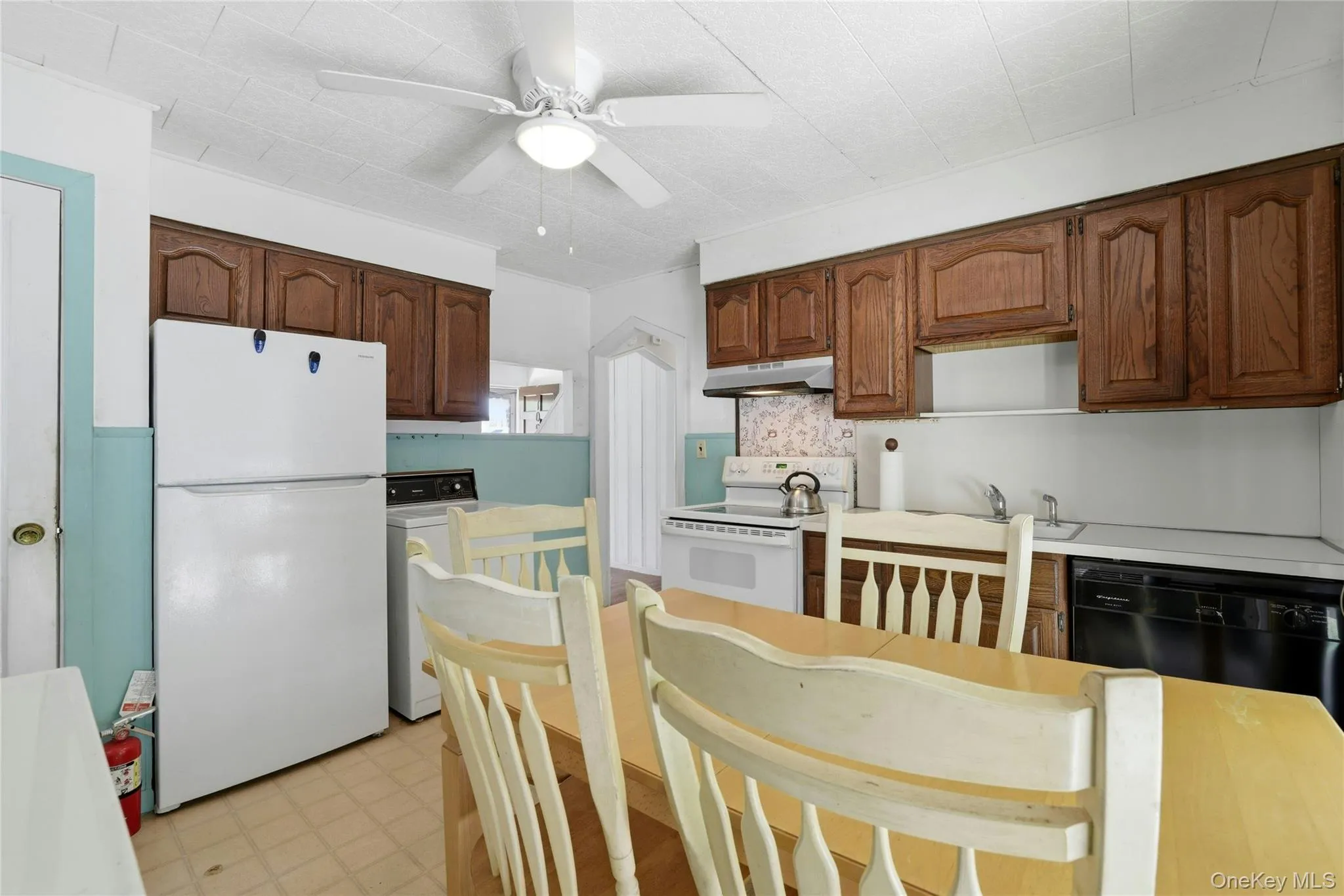 1090 South Drive, Hempstead, NY, 4 Bedrooms Bedrooms, 6 Rooms Rooms,2 BathroomsBathrooms,Residential,For Rent,South,0,1010697 1090 South Drive, Hempstead, NY, 4 Bedrooms Bedrooms, 6 Rooms Rooms,2 BathroomsBathrooms,Residential,For Rent,South,0,1010697