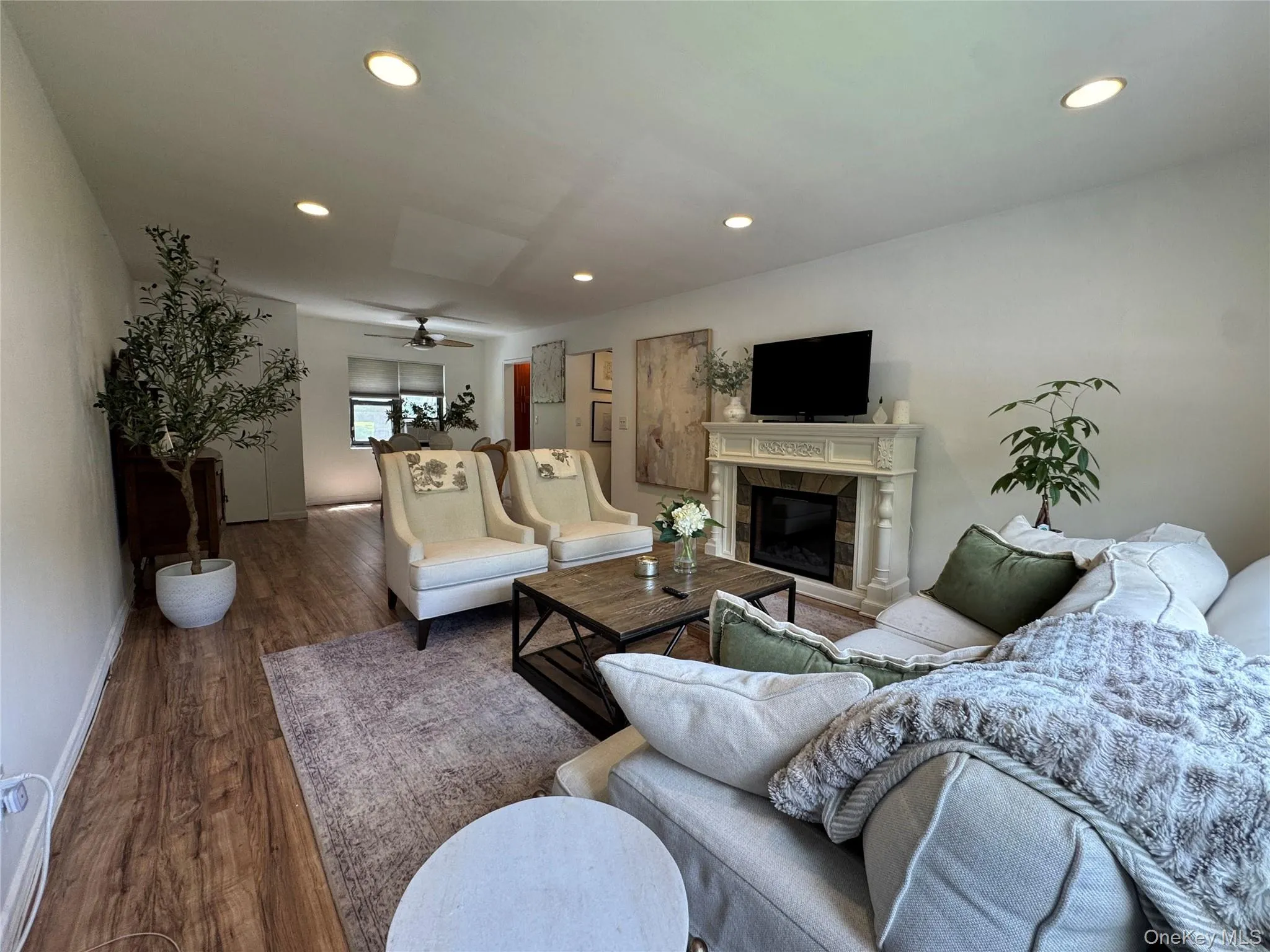 313 Main Street, North Hempstead, NY, 1 Bedroom Bedrooms, 5 Rooms Rooms,1 BathroomBathrooms,Residential,For Rent,Main Street,0,1010704 313 Main Street, North Hempstead, NY, 1 Bedroom Bedrooms, 5 Rooms Rooms,1 BathroomBathrooms,Residential,For Rent,Main Street,0,1010704