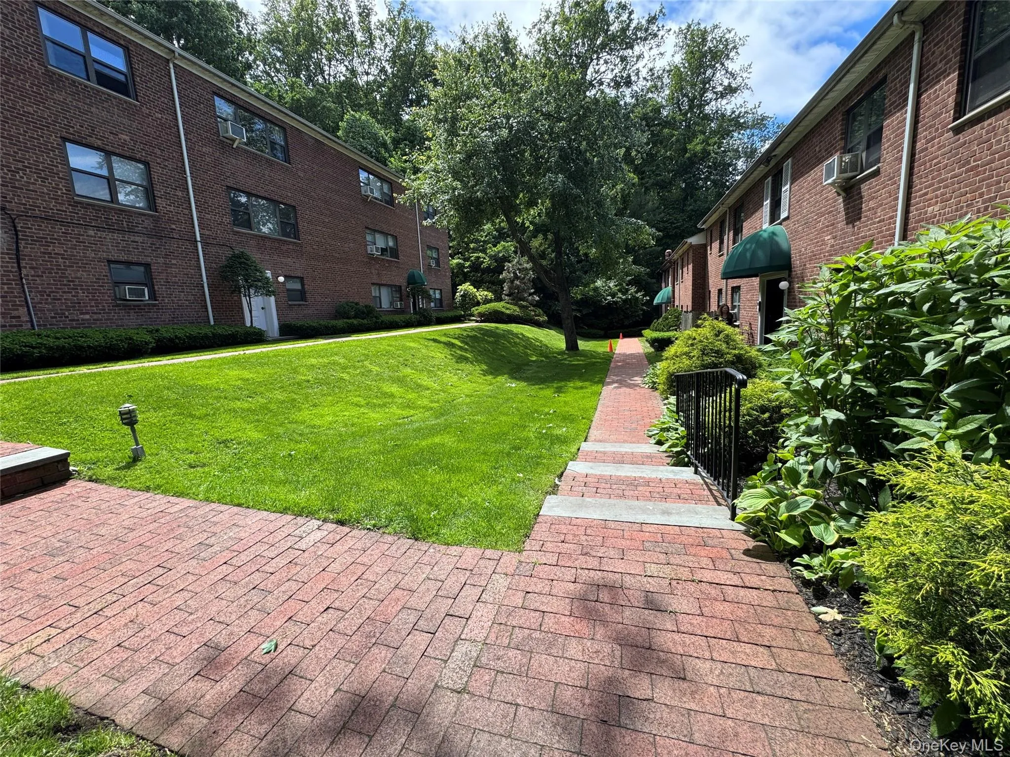 313 Main Street, North Hempstead, NY, 1 Bedroom Bedrooms, 5 Rooms Rooms,1 BathroomBathrooms,Residential,For Rent,Main Street,0,1010704 313 Main Street, North Hempstead, NY, 1 Bedroom Bedrooms, 5 Rooms Rooms,1 BathroomBathrooms,Residential,For Rent,Main Street,0,1010704