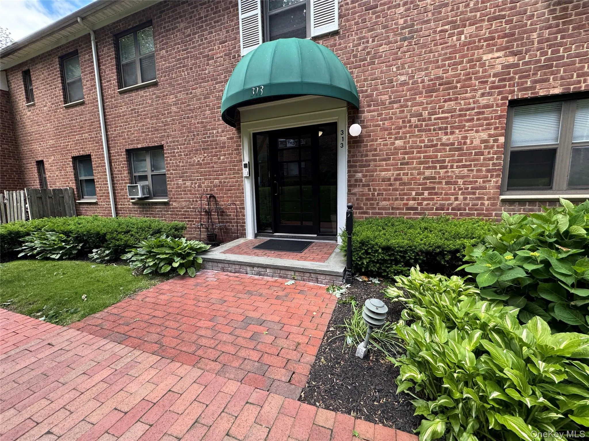 313 Main Street, North Hempstead, NY, 1 Bedroom Bedrooms, 5 Rooms Rooms,1 BathroomBathrooms,Residential,For Rent,Main Street,0,1010704 313 Main Street, North Hempstead, NY, 1 Bedroom Bedrooms, 5 Rooms Rooms,1 BathroomBathrooms,Residential,For Rent,Main Street,0,1010704