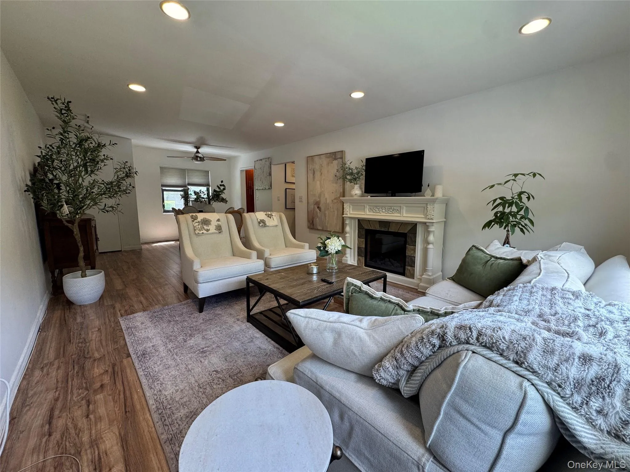 313 Main Street, North Hempstead, NY, 1 Bedroom Bedrooms, 5 Rooms Rooms,1 BathroomBathrooms,Residential,For Rent,Main Street,0,1010704 313 Main Street, North Hempstead, NY, 1 Bedroom Bedrooms, 5 Rooms Rooms,1 BathroomBathrooms,Residential,For Rent,Main Street,0,1010704