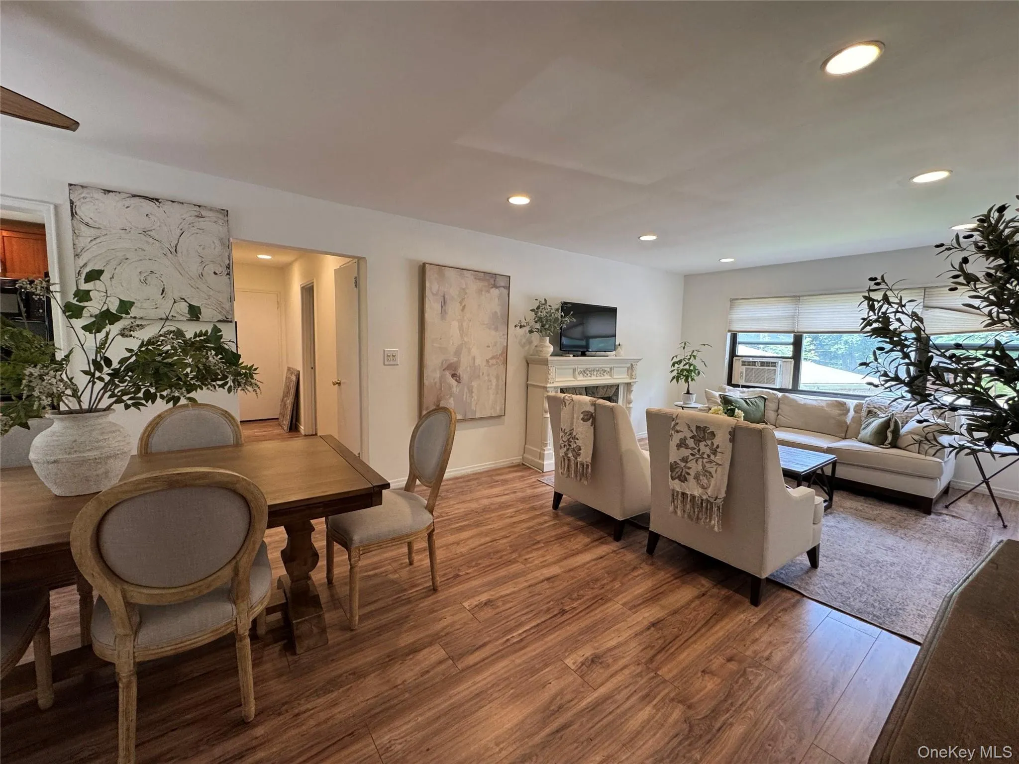 313 Main Street, North Hempstead, NY, 1 Bedroom Bedrooms, 5 Rooms Rooms,1 BathroomBathrooms,Residential,For Rent,Main Street,0,1010704 313 Main Street, North Hempstead, NY, 1 Bedroom Bedrooms, 5 Rooms Rooms,1 BathroomBathrooms,Residential,For Rent,Main Street,0,1010704