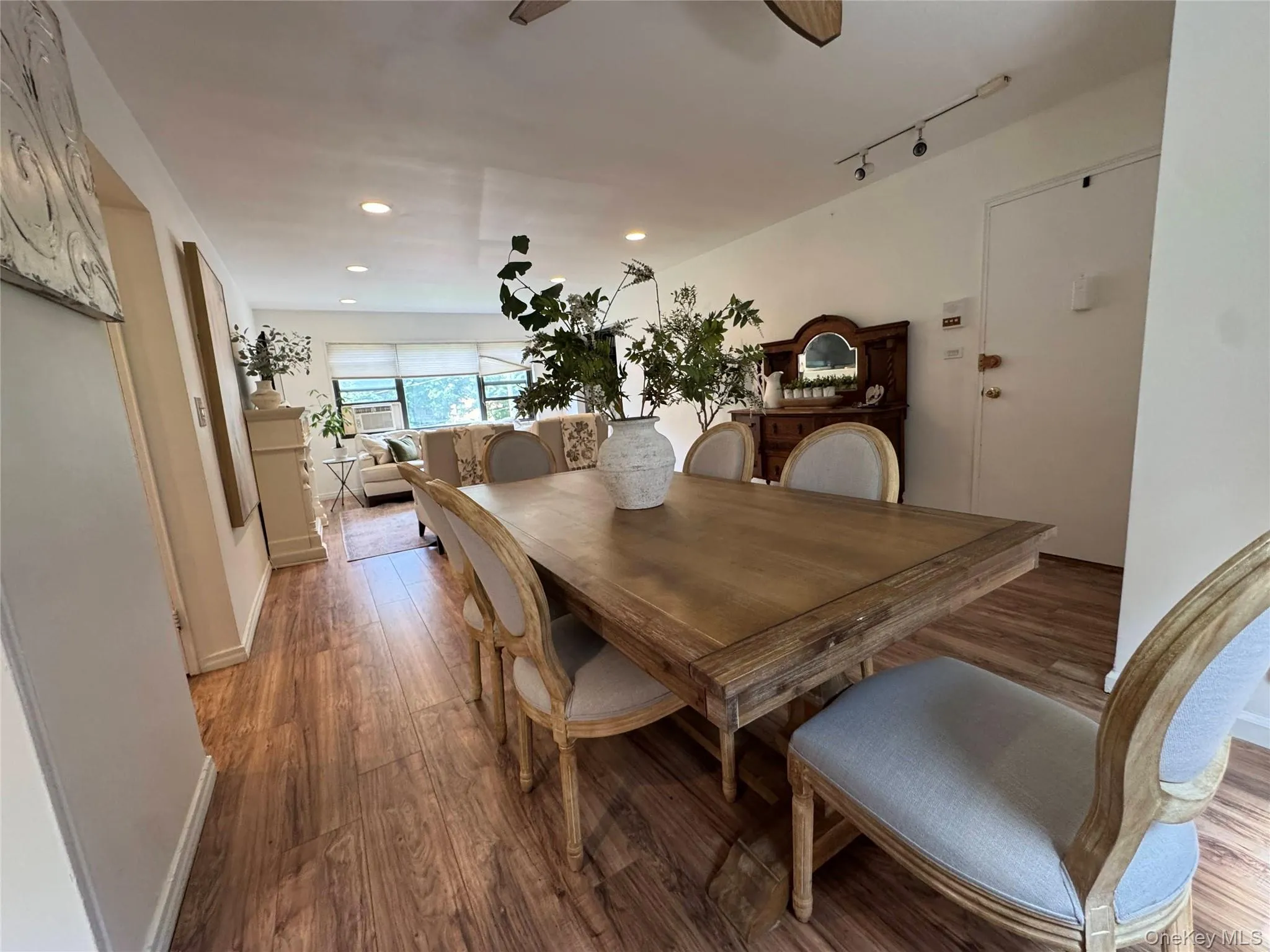 313 Main Street, North Hempstead, NY, 1 Bedroom Bedrooms, 5 Rooms Rooms,1 BathroomBathrooms,Residential,For Rent,Main Street,0,1010704 313 Main Street, North Hempstead, NY, 1 Bedroom Bedrooms, 5 Rooms Rooms,1 BathroomBathrooms,Residential,For Rent,Main Street,0,1010704