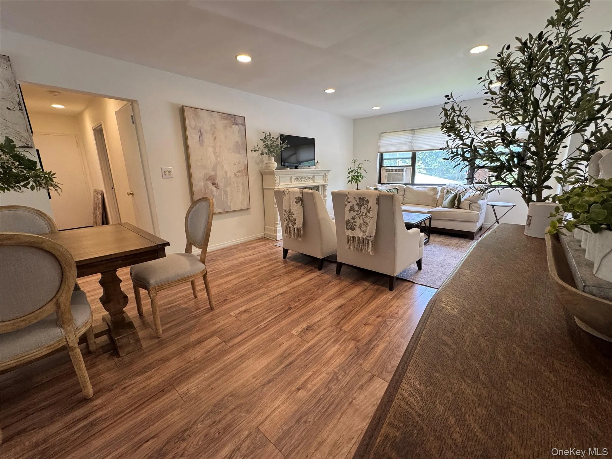 313 Main Street, North Hempstead, NY, 1 Bedroom Bedrooms, 5 Rooms Rooms,1 BathroomBathrooms,Residential,For Rent,Main Street,0,1010704 313 Main Street, North Hempstead, NY, 1 Bedroom Bedrooms, 5 Rooms Rooms,1 BathroomBathrooms,Residential,For Rent,Main Street,0,1010704