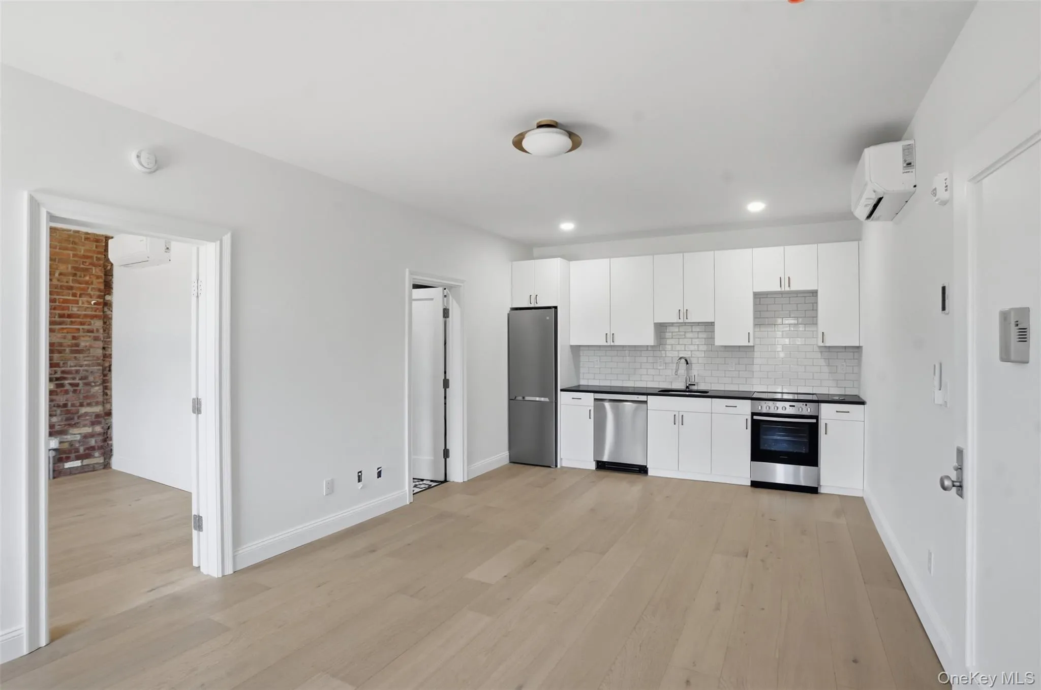 207 Main Street, Beacon, NY, 1 Bedroom Bedrooms, 3 Room Rooms,1 BathroomBathrooms,Residential Lease,For Rent,Main,0,1010705 207 Main Street, Beacon, NY, 1 Bedroom Bedrooms, 3 Room Rooms,1 BathroomBathrooms,Residential Lease,For Rent,Main,0,1010705
