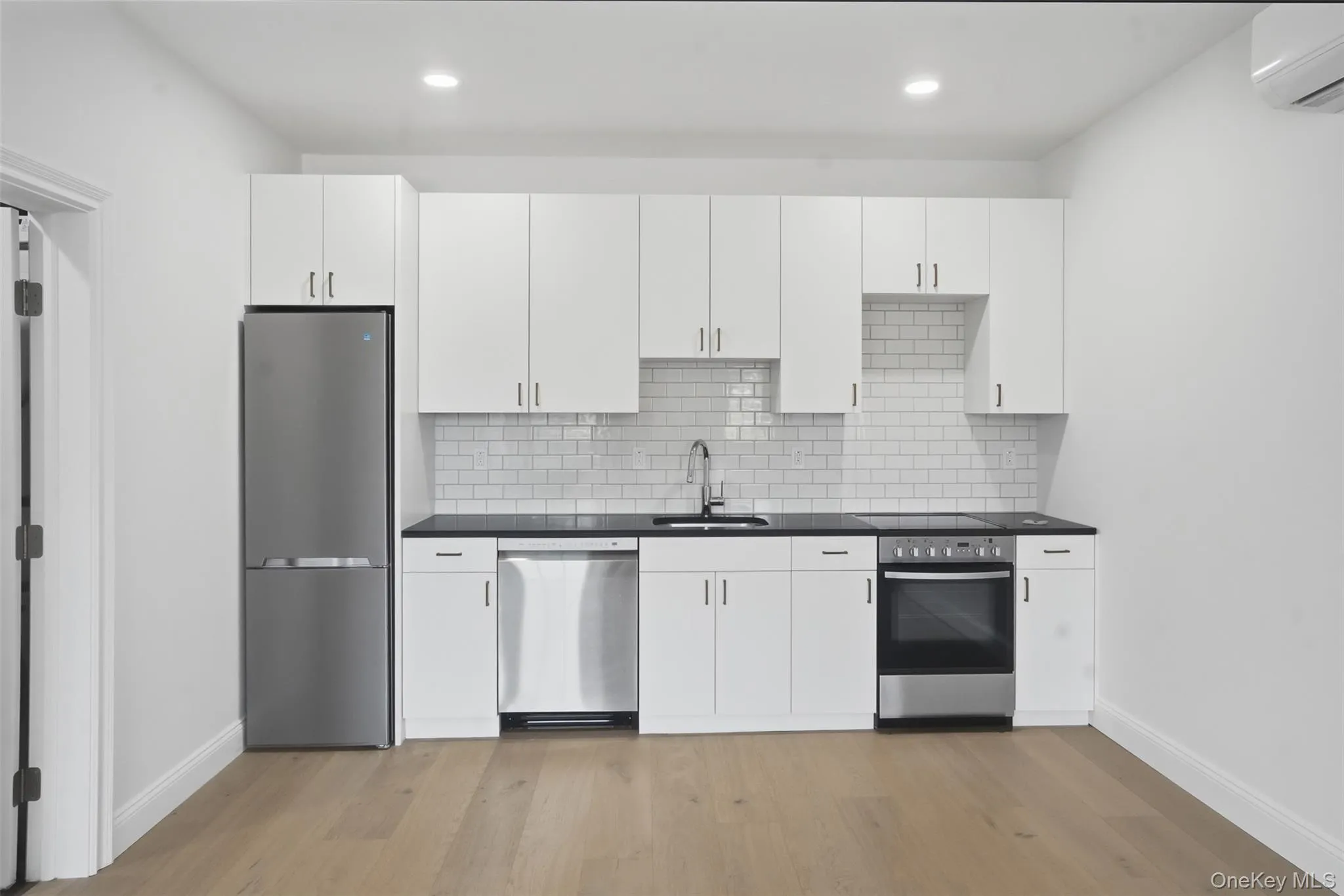 207 Main Street, Beacon, NY, 1 Bedroom Bedrooms, 3 Room Rooms,1 BathroomBathrooms,Residential Lease,For Rent,Main,0,1010705 207 Main Street, Beacon, NY, 1 Bedroom Bedrooms, 3 Room Rooms,1 BathroomBathrooms,Residential Lease,For Rent,Main,0,1010705