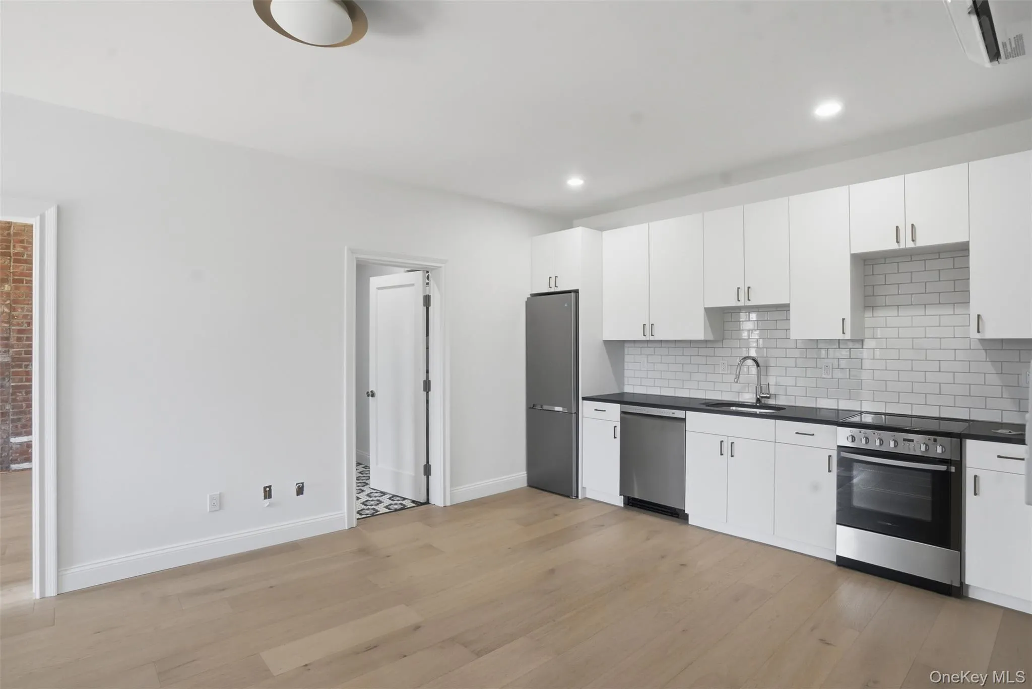 207 Main Street, Beacon, NY, 1 Bedroom Bedrooms, 3 Room Rooms,1 BathroomBathrooms,Residential Lease,For Rent,Main,0,1010705 207 Main Street, Beacon, NY, 1 Bedroom Bedrooms, 3 Room Rooms,1 BathroomBathrooms,Residential Lease,For Rent,Main,0,1010705