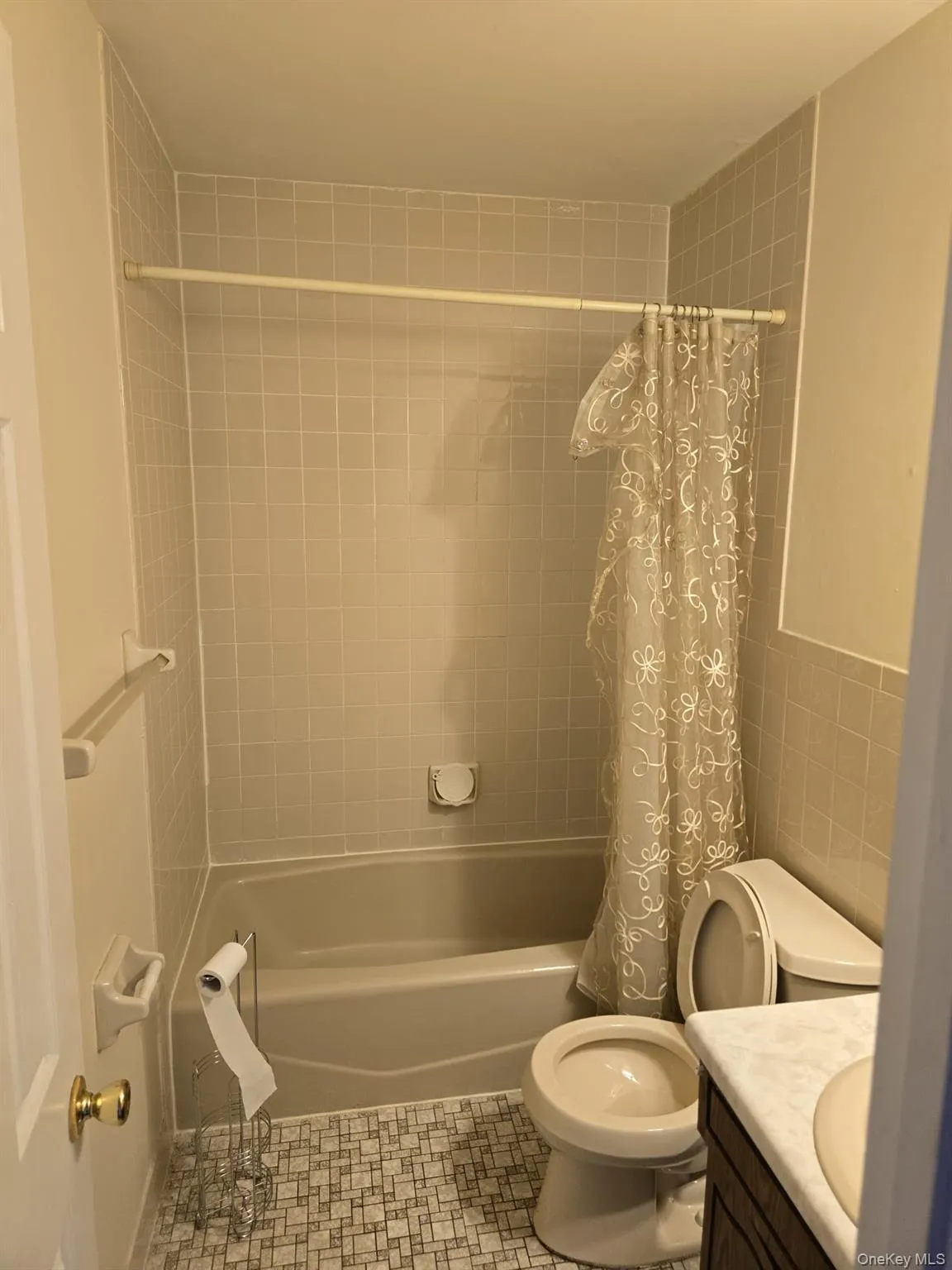 709 Kennedy Drive, Ramapo, NY, 2 Bedrooms Bedrooms, 4 Rooms Rooms,1 BathroomBathrooms,Residential Lease,For Rent,Kennedy,0,1010708 709 Kennedy Drive, Ramapo, NY, 2 Bedrooms Bedrooms, 4 Rooms Rooms,1 BathroomBathrooms,Residential Lease,For Rent,Kennedy,0,1010708
