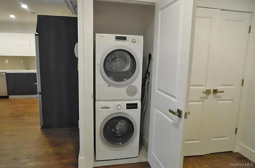10919 72nd Road, New York, NY, 1 Bedroom Bedrooms, 3 Rooms Rooms,1 BathroomBathrooms,Residential Lease,For Rent,72nd,0,1010709 10919 72nd Road, New York, NY, 1 Bedroom Bedrooms, 3 Rooms Rooms,1 BathroomBathrooms,Residential Lease,For Rent,72nd,0,1010709