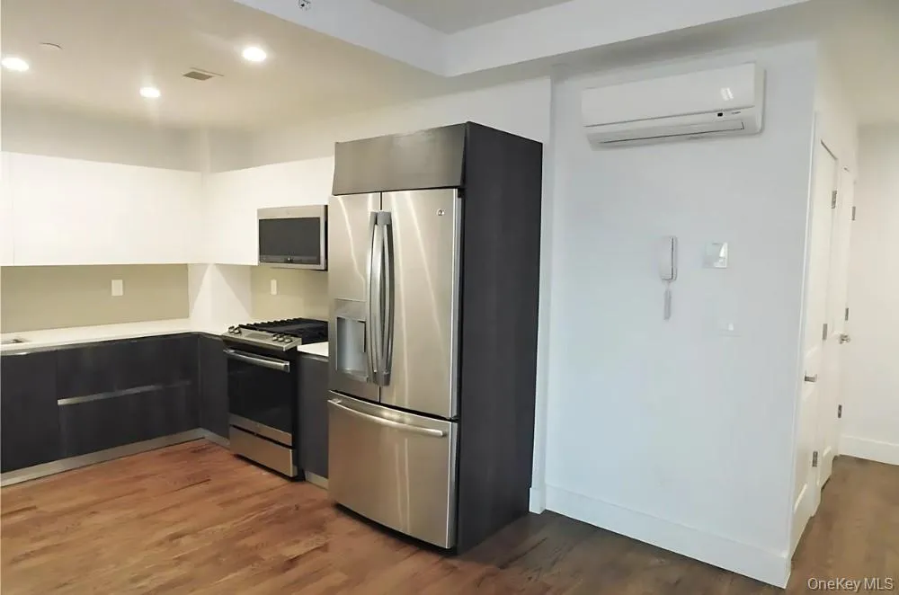 10919 72nd Road, New York, NY, 1 Bedroom Bedrooms, 3 Rooms Rooms,1 BathroomBathrooms,Residential Lease,For Rent,72nd,0,1010709 10919 72nd Road, New York, NY, 1 Bedroom Bedrooms, 3 Rooms Rooms,1 BathroomBathrooms,Residential Lease,For Rent,72nd,0,1010709