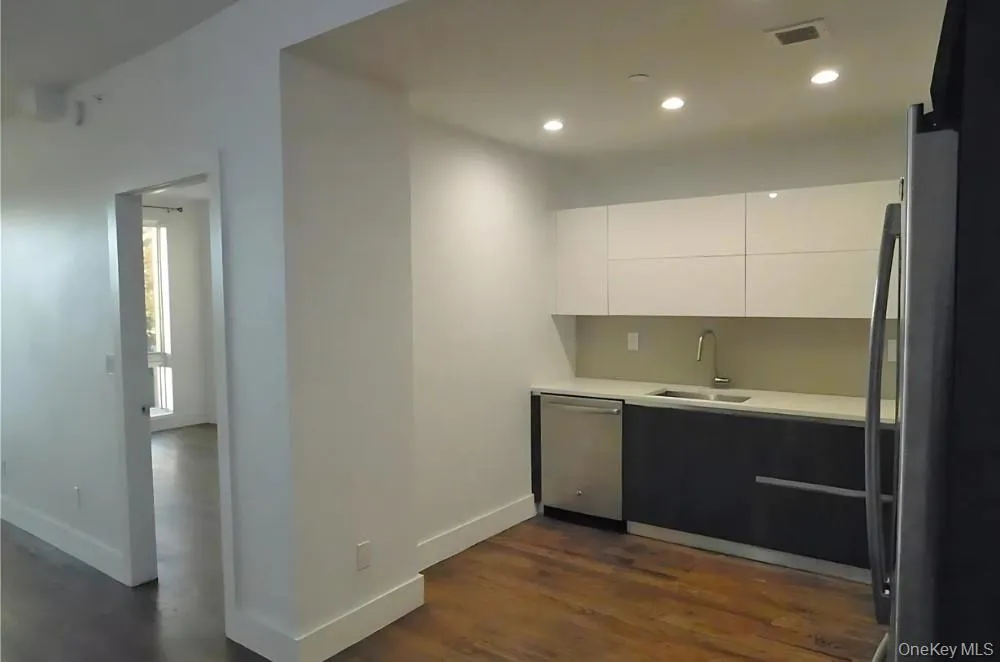 10919 72nd Road, New York, NY, 1 Bedroom Bedrooms, 3 Rooms Rooms,1 BathroomBathrooms,Residential Lease,For Rent,72nd,0,1010709 10919 72nd Road, New York, NY, 1 Bedroom Bedrooms, 3 Rooms Rooms,1 BathroomBathrooms,Residential Lease,For Rent,72nd,0,1010709