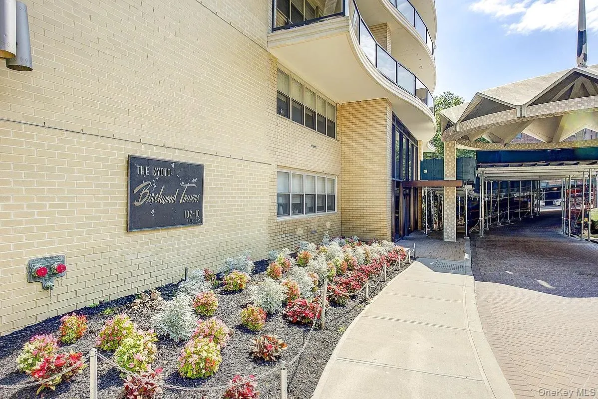 102-10 66th Road, New York, NY, 2 Bedrooms Bedrooms, 5 Rooms Rooms,2 BathroomsBathrooms,Residential,For Rent,66th,0,1010718 102-10 66th Road, New York, NY, 2 Bedrooms Bedrooms, 5 Rooms Rooms,2 BathroomsBathrooms,Residential,For Rent,66th,0,1010718