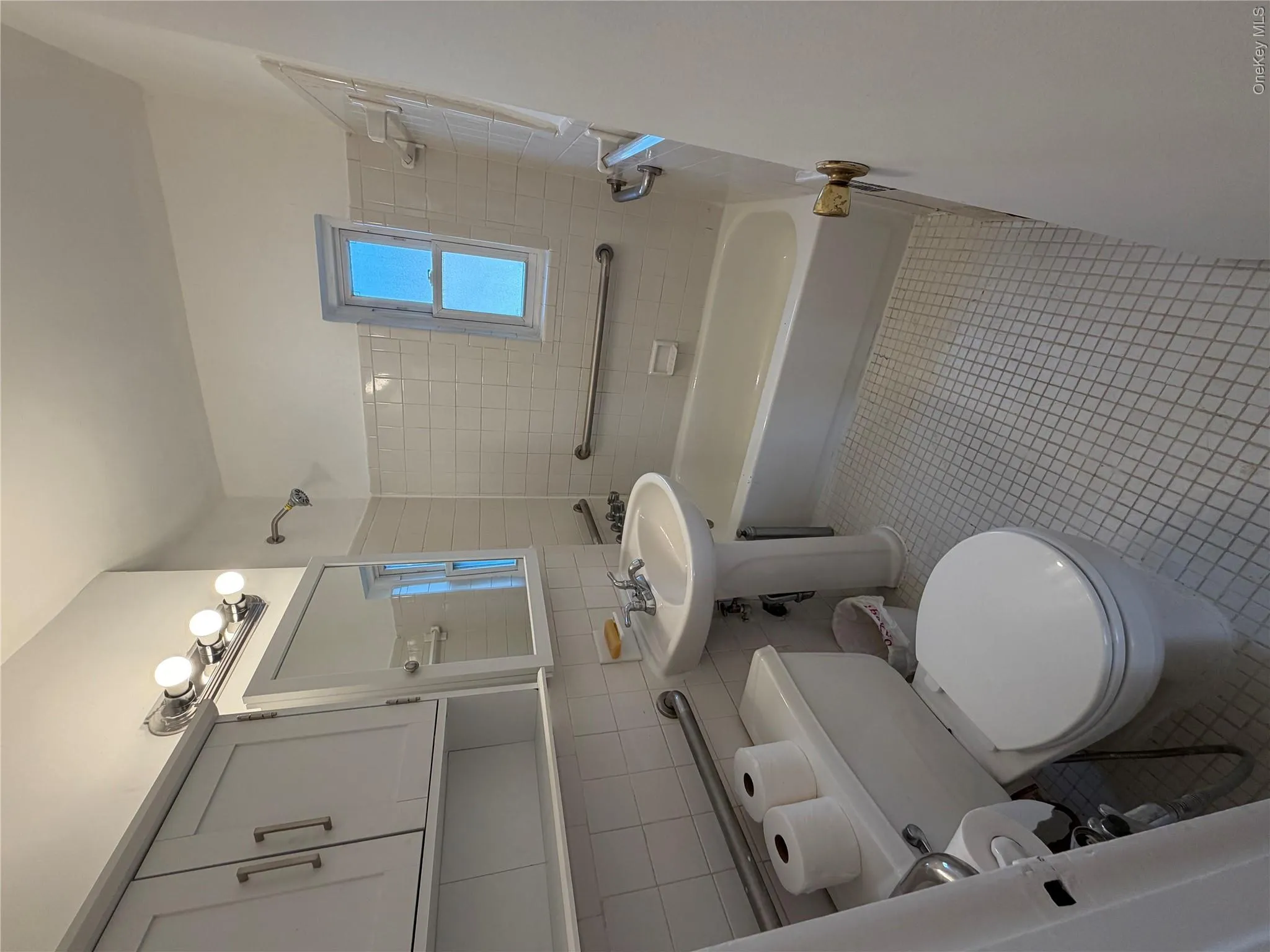 196-61 69th Avenue, New York, NY, 1 Bedroom Bedrooms, 3 Rooms Rooms,1 BathroomBathrooms,Residential,For Rent,69th,0,1010721 196-61 69th Avenue, New York, NY, 1 Bedroom Bedrooms, 3 Rooms Rooms,1 BathroomBathrooms,Residential,For Rent,69th,0,1010721