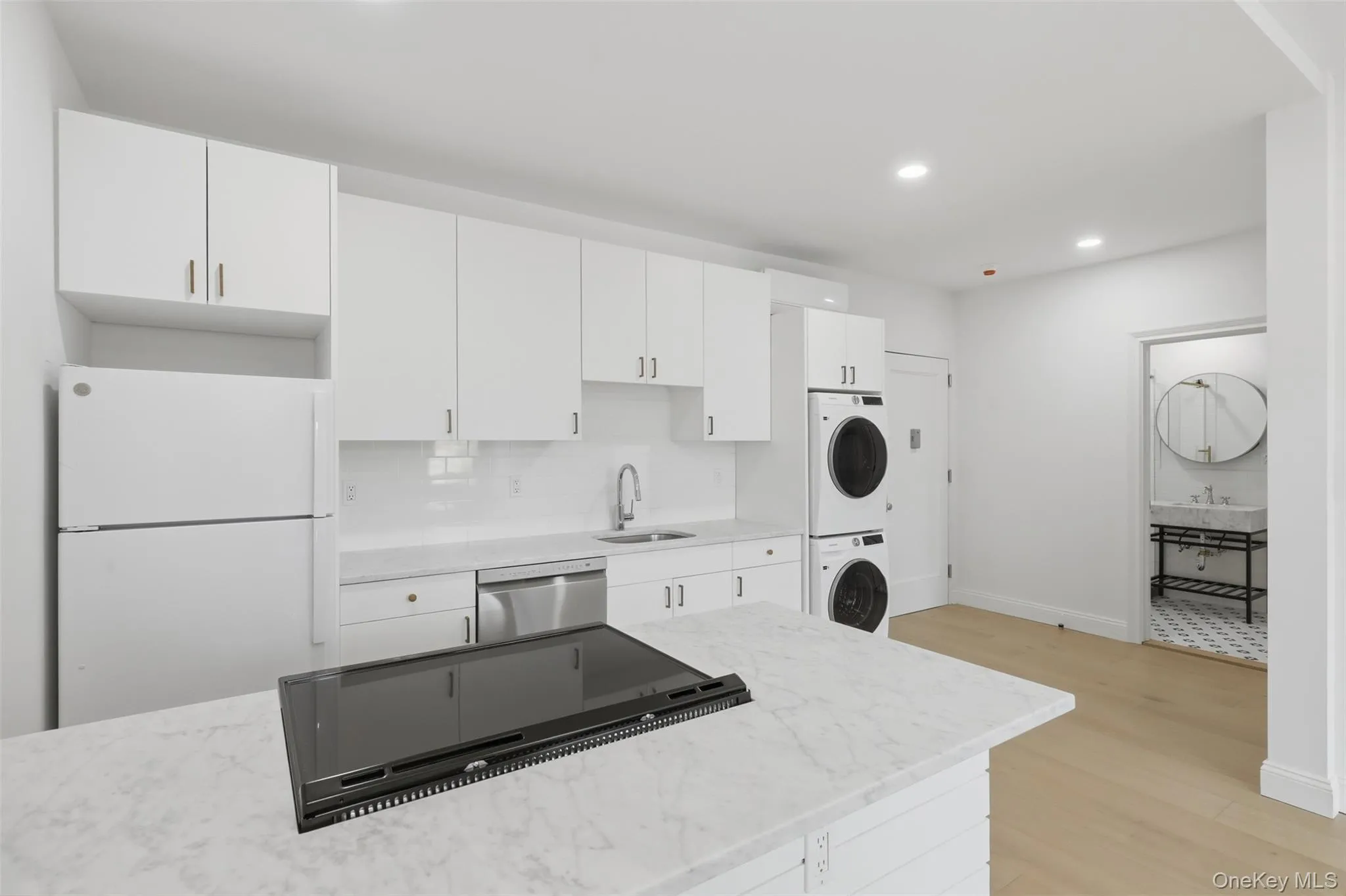 Kitchen Island with Stool Seating and Cooktop Kitchen Island with Stool Seating and Cooktop