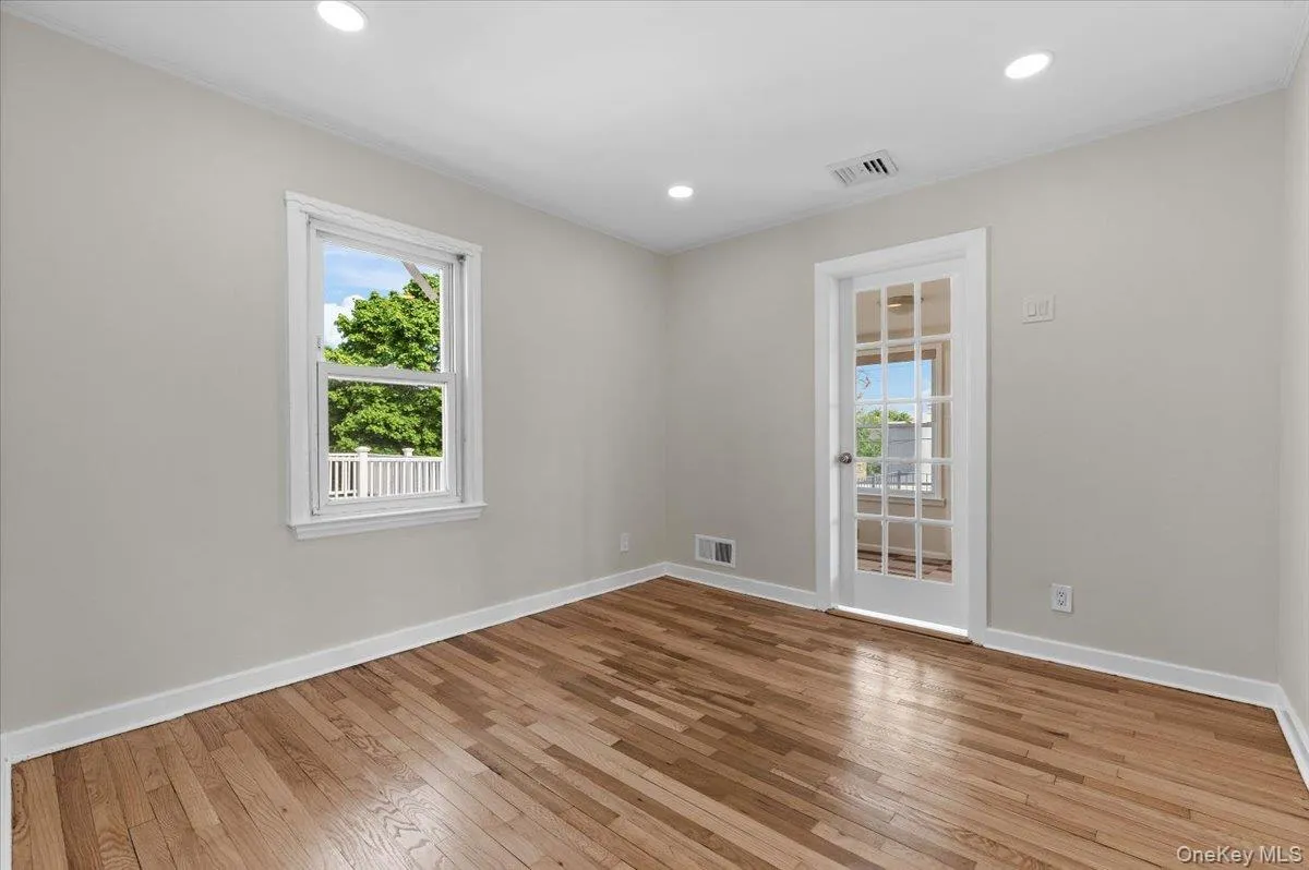 530 Washington Boulevard, Long Beach, NY, 4 Bedrooms Bedrooms, 8 Rooms Rooms,2 BathroomsBathrooms,Residential,For Rent,Washington,0,1010729 530 Washington Boulevard, Long Beach, NY, 4 Bedrooms Bedrooms, 8 Rooms Rooms,2 BathroomsBathrooms,Residential,For Rent,Washington,0,1010729