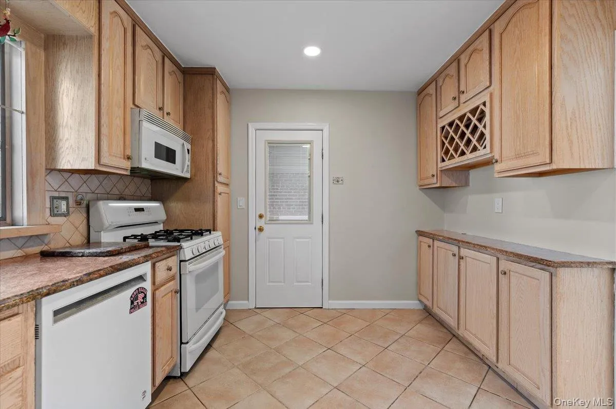 530 Washington Boulevard, Long Beach, NY, 4 Bedrooms Bedrooms, 8 Rooms Rooms,2 BathroomsBathrooms,Residential,For Rent,Washington,0,1010729 530 Washington Boulevard, Long Beach, NY, 4 Bedrooms Bedrooms, 8 Rooms Rooms,2 BathroomsBathrooms,Residential,For Rent,Washington,0,1010729