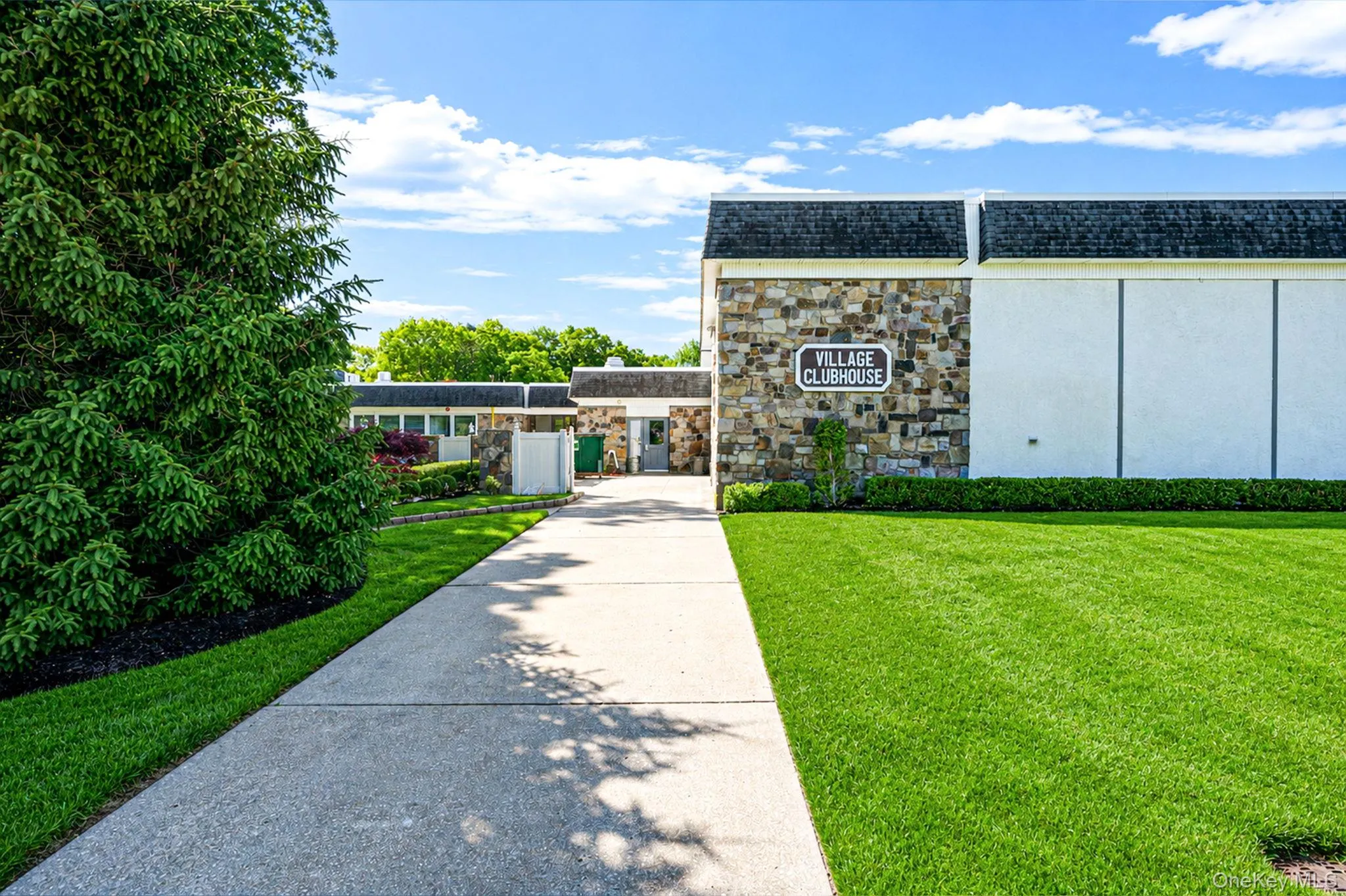 200 New Castle Court, Brookhaven, NY, 1 Bedroom Bedrooms, 3 Rooms Rooms,1 BathroomBathrooms,Residential,For Rent,New Castle,0,1010736 200 New Castle Court, Brookhaven, NY, 1 Bedroom Bedrooms, 3 Rooms Rooms,1 BathroomBathrooms,Residential,For Rent,New Castle,0,1010736