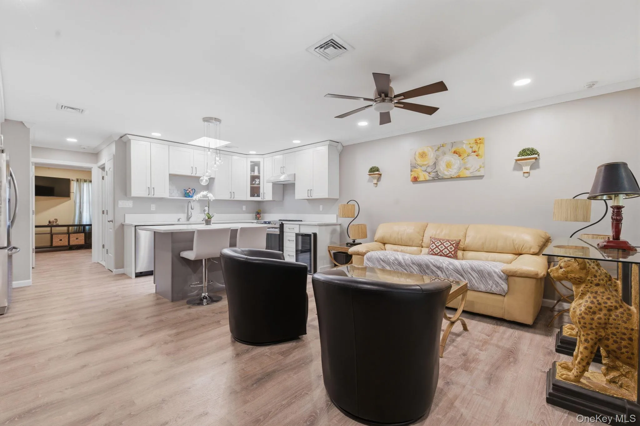 200 New Castle Court, Brookhaven, NY, 1 Bedroom Bedrooms, 3 Rooms Rooms,1 BathroomBathrooms,Residential,For Rent,New Castle,0,1010736 200 New Castle Court, Brookhaven, NY, 1 Bedroom Bedrooms, 3 Rooms Rooms,1 BathroomBathrooms,Residential,For Rent,New Castle,0,1010736