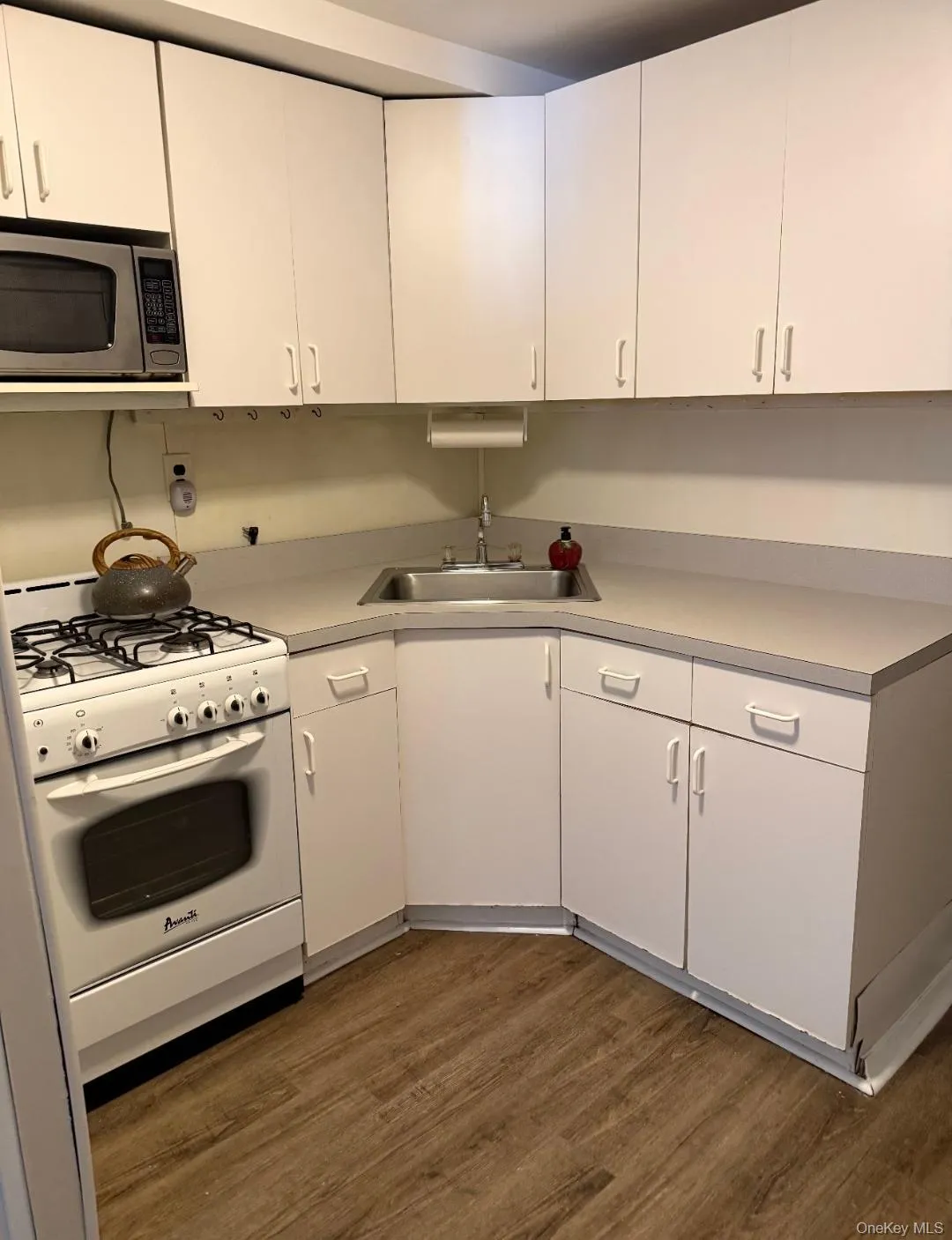 85-02 Dumont Avenue, New York, NY, 3 Bedrooms Bedrooms, 8 Rooms Rooms,2 BathroomsBathrooms,Residential,For Rent,Dumont,0,1010744 85-02 Dumont Avenue, New York, NY, 3 Bedrooms Bedrooms, 8 Rooms Rooms,2 BathroomsBathrooms,Residential,For Rent,Dumont,0,1010744