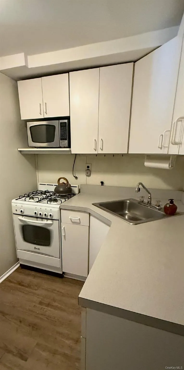 85-02 Dumont Avenue, New York, NY, 3 Bedrooms Bedrooms, 8 Rooms Rooms,2 BathroomsBathrooms,Residential,For Rent,Dumont,0,1010744 85-02 Dumont Avenue, New York, NY, 3 Bedrooms Bedrooms, 8 Rooms Rooms,2 BathroomsBathrooms,Residential,For Rent,Dumont,0,1010744