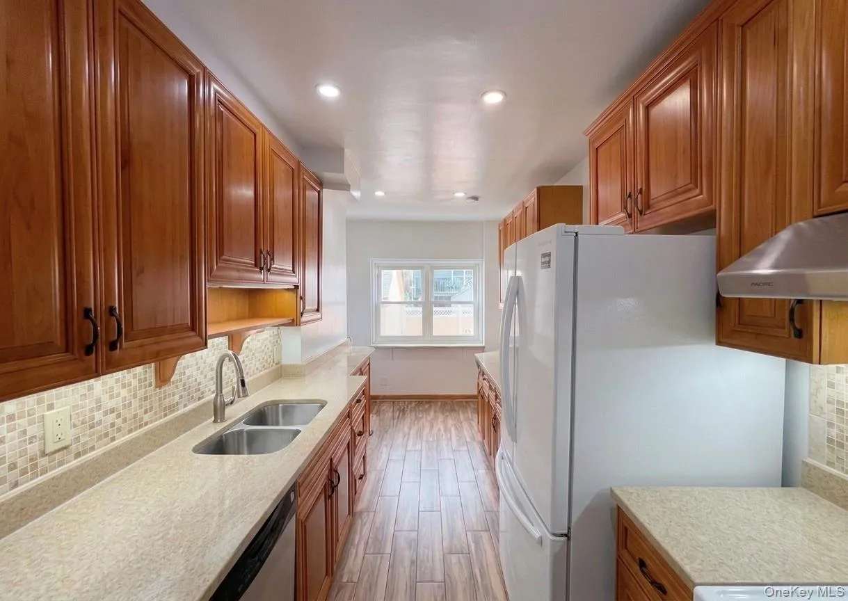 141-09 72nd Avenue, New York, NY, 3 Bedrooms Bedrooms, 7 Rooms Rooms,2 BathroomsBathrooms,Residential,For Rent,72nd,0,1010759 141-09 72nd Avenue, New York, NY, 3 Bedrooms Bedrooms, 7 Rooms Rooms,2 BathroomsBathrooms,Residential,For Rent,72nd,0,1010759