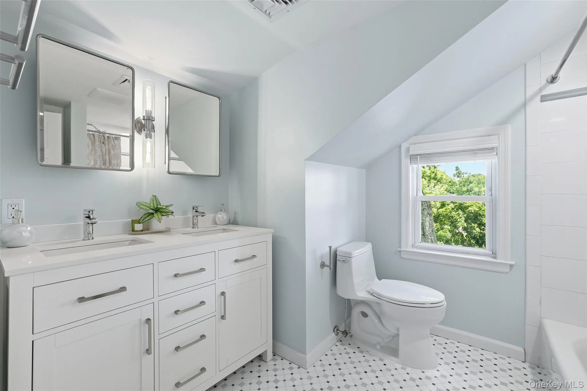 1415 Park Avenue, Mamaroneck, NY, 4 Bedrooms Bedrooms, 8 Rooms Rooms,2 BathroomsBathrooms,Residential Lease,For Rent,Park,0,1010760 1415 Park Avenue, Mamaroneck, NY, 4 Bedrooms Bedrooms, 8 Rooms Rooms,2 BathroomsBathrooms,Residential Lease,For Rent,Park,0,1010760