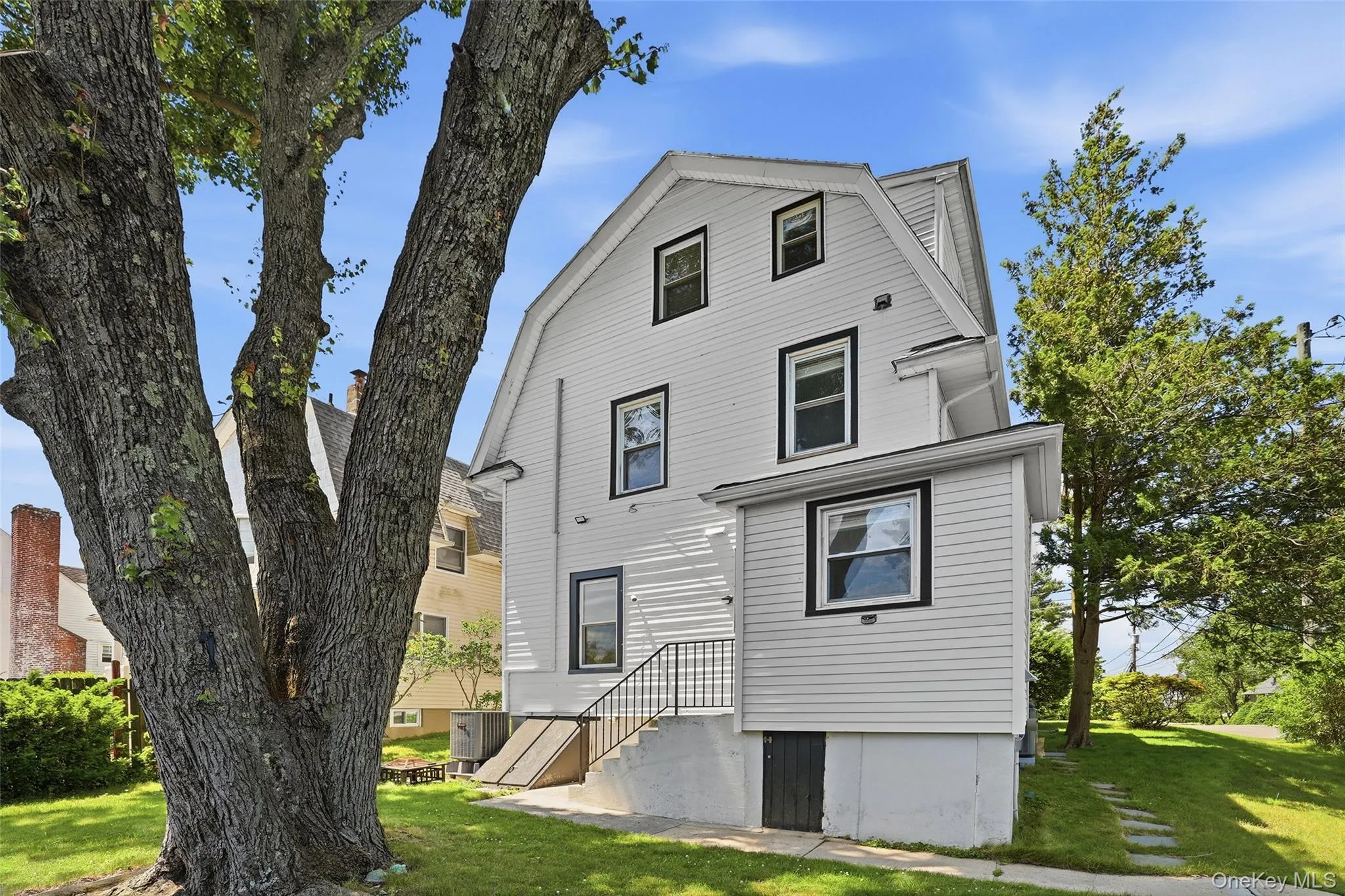 1415 Park Avenue, Mamaroneck, NY, 4 Bedrooms Bedrooms, 8 Rooms Rooms,2 BathroomsBathrooms,Residential Lease,For Rent,Park,0,1010760 1415 Park Avenue, Mamaroneck, NY, 4 Bedrooms Bedrooms, 8 Rooms Rooms,2 BathroomsBathrooms,Residential Lease,For Rent,Park,0,1010760