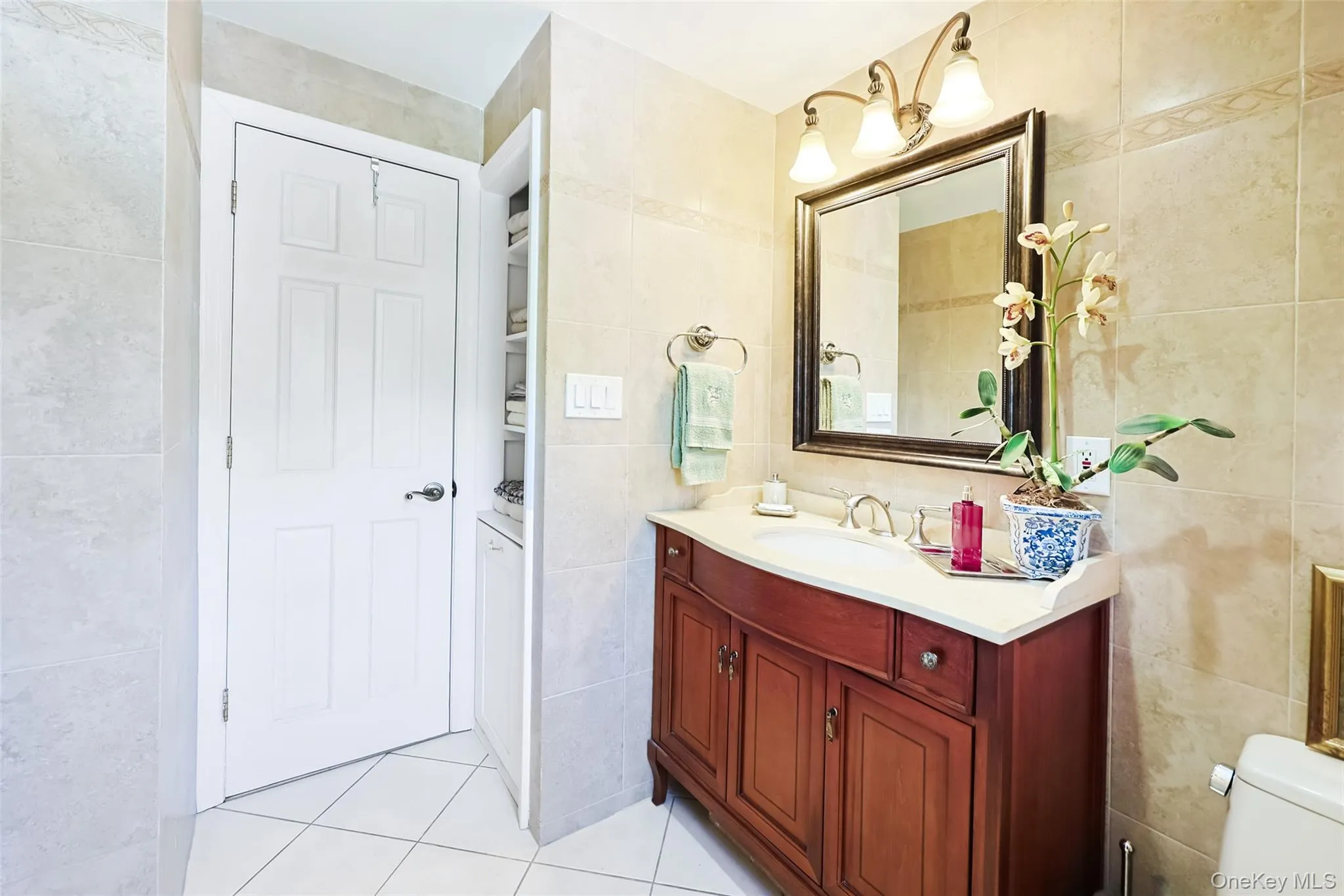 42 Beechwood Lane, North Hempstead, NY, 3 Bedrooms Bedrooms, 5 Rooms Rooms,2 BathroomsBathrooms,Residential,For Rent,Beechwood,0,1010762 42 Beechwood Lane, North Hempstead, NY, 3 Bedrooms Bedrooms, 5 Rooms Rooms,2 BathroomsBathrooms,Residential,For Rent,Beechwood,0,1010762