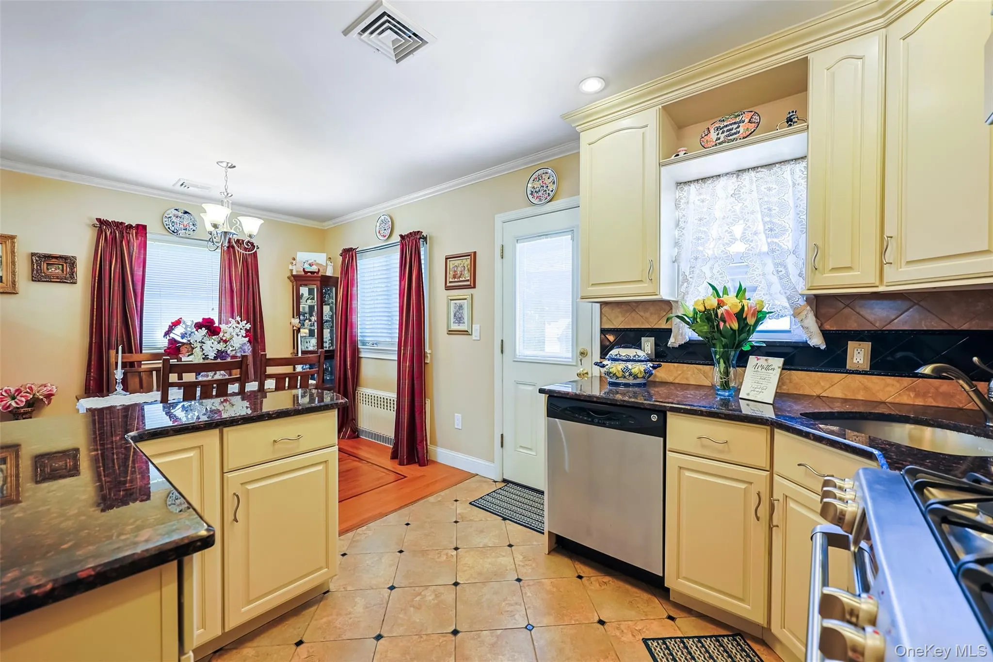 42 Beechwood Lane, North Hempstead, NY, 3 Bedrooms Bedrooms, 5 Rooms Rooms,2 BathroomsBathrooms,Residential,For Rent,Beechwood,0,1010762 42 Beechwood Lane, North Hempstead, NY, 3 Bedrooms Bedrooms, 5 Rooms Rooms,2 BathroomsBathrooms,Residential,For Rent,Beechwood,0,1010762