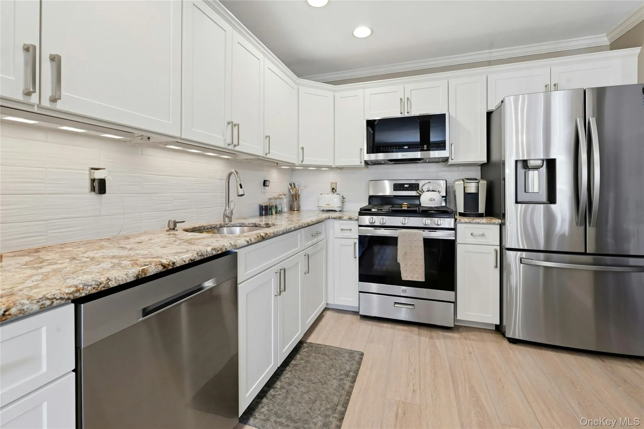 323 Erik Drive, Brookhaven, NY, 3 Bedrooms Bedrooms, 6 Rooms Rooms,2 BathroomsBathrooms,Residential,For Rent,Erik,0,1010772 323 Erik Drive, Brookhaven, NY, 3 Bedrooms Bedrooms, 6 Rooms Rooms,2 BathroomsBathrooms,Residential,For Rent,Erik,0,1010772