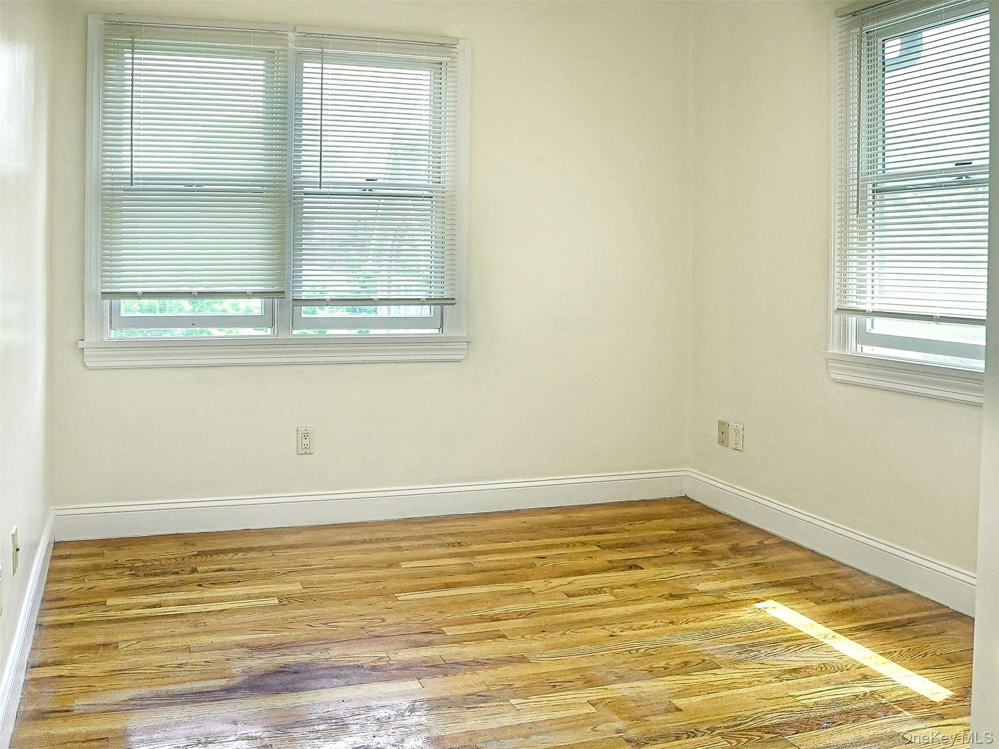 11 Willow Lane, North Hempstead, NY, 3 Bedrooms Bedrooms, 12 Rooms Rooms,2 BathroomsBathrooms,Residential Lease,For Rent,Willow,0,1010773 11 Willow Lane, North Hempstead, NY, 3 Bedrooms Bedrooms, 12 Rooms Rooms,2 BathroomsBathrooms,Residential Lease,For Rent,Willow,0,1010773