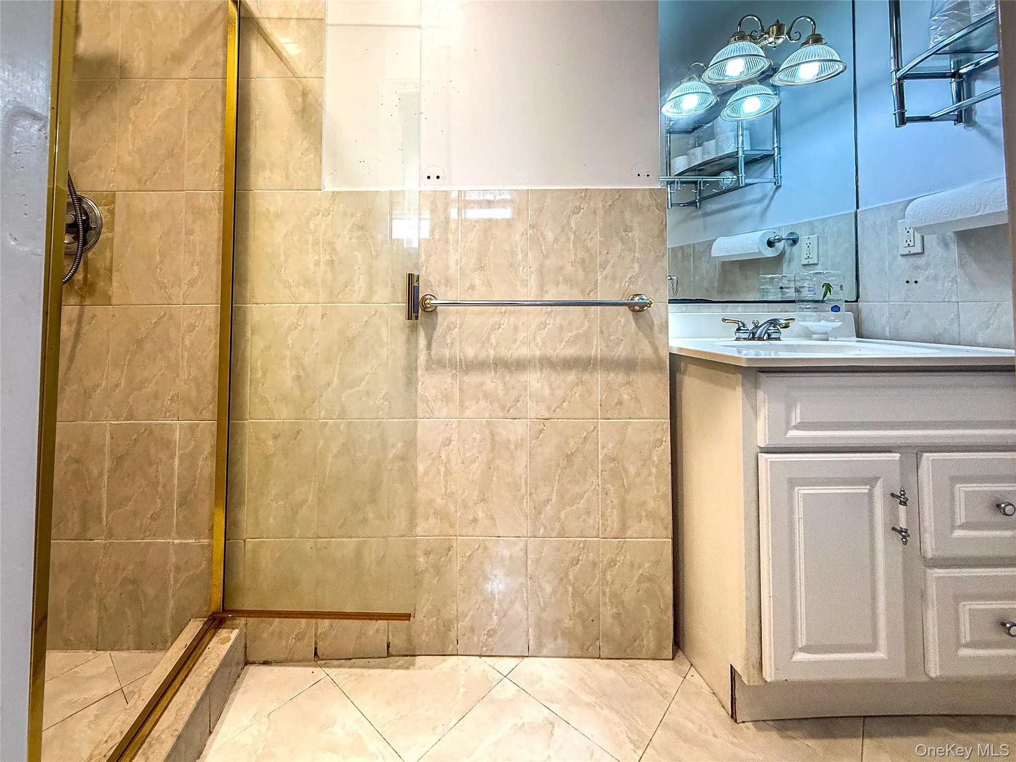 11 Willow Lane, North Hempstead, NY, 3 Bedrooms Bedrooms, 12 Rooms Rooms,2 BathroomsBathrooms,Residential Lease,For Rent,Willow,0,1010773 11 Willow Lane, North Hempstead, NY, 3 Bedrooms Bedrooms, 12 Rooms Rooms,2 BathroomsBathrooms,Residential Lease,For Rent,Willow,0,1010773