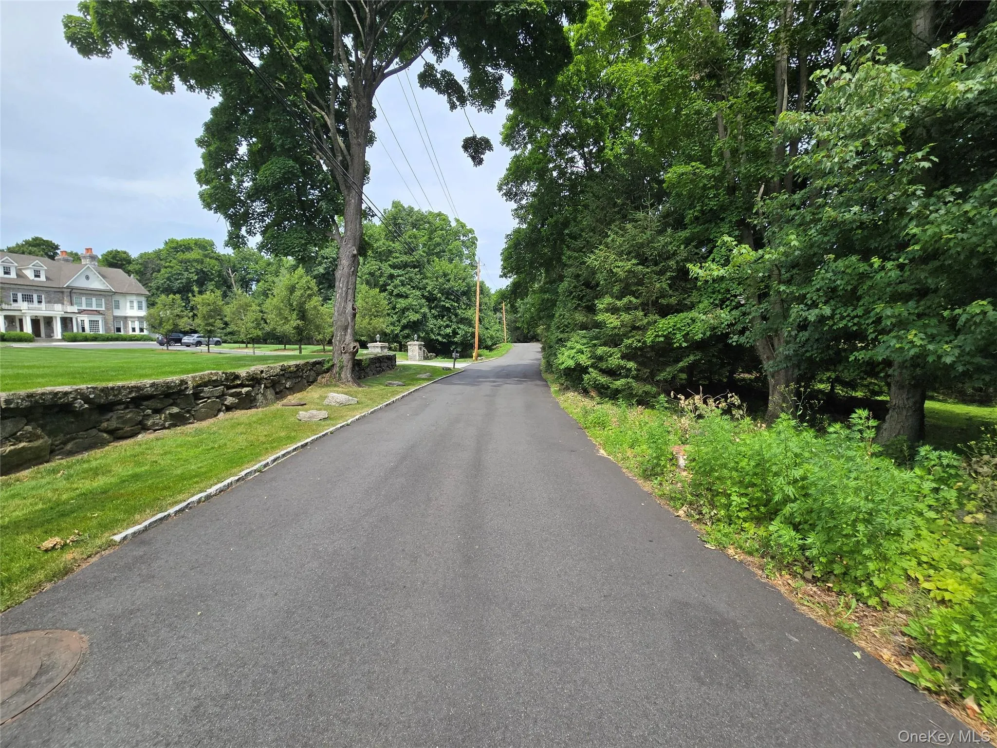 Private Picturesque Neighborhood Private Picturesque Neighborhood