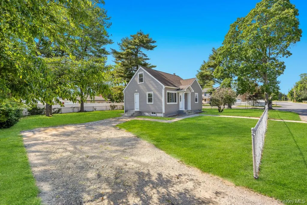 1828 Stein Drive, Islip, NY, 4 Bedrooms Bedrooms, ,1 BathroomBathrooms,Residential,For Rent,Stein,0,1010776 1828 Stein Drive, Islip, NY, 4 Bedrooms Bedrooms, ,1 BathroomBathrooms,Residential,For Rent,Stein,0,1010776