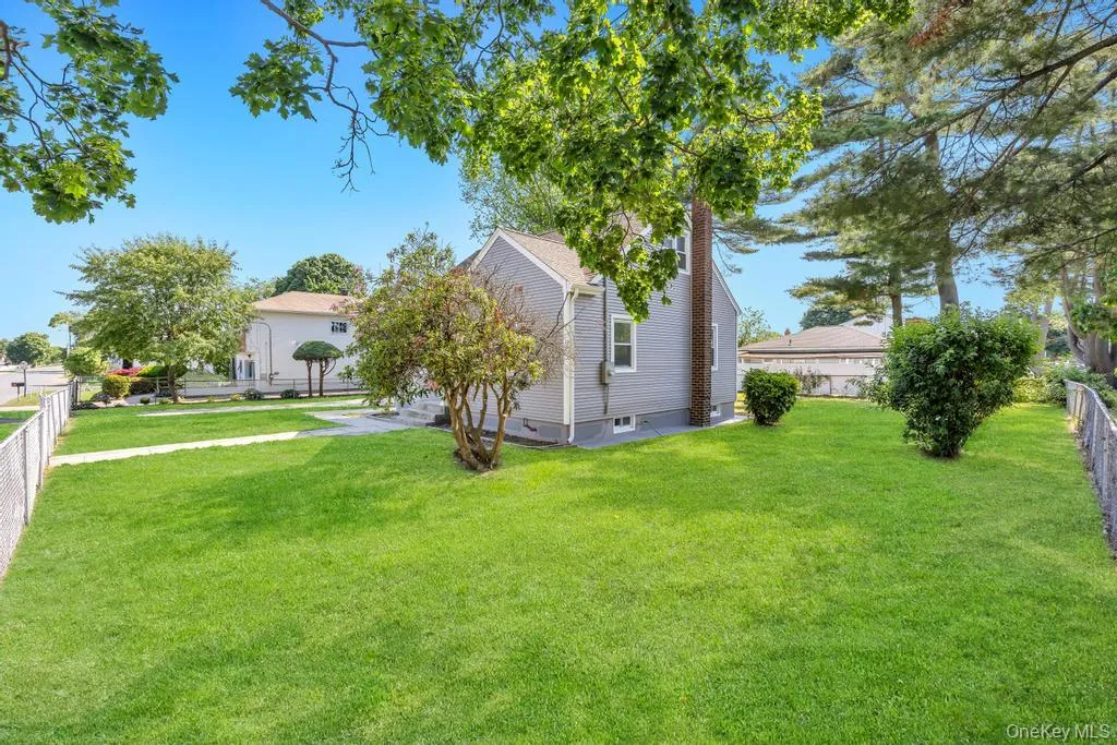 1828 Stein Drive, Islip, NY, 4 Bedrooms Bedrooms, ,1 BathroomBathrooms,Residential,For Rent,Stein,0,1010776 1828 Stein Drive, Islip, NY, 4 Bedrooms Bedrooms, ,1 BathroomBathrooms,Residential,For Rent,Stein,0,1010776