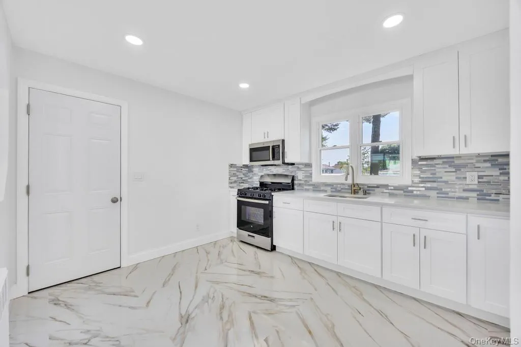 1828 Stein Drive, Islip, NY, 4 Bedrooms Bedrooms, ,1 BathroomBathrooms,Residential,For Rent,Stein,0,1010776 1828 Stein Drive, Islip, NY, 4 Bedrooms Bedrooms, ,1 BathroomBathrooms,Residential,For Rent,Stein,0,1010776