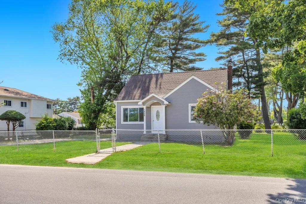 1828 Stein Drive, Islip, NY, 4 Bedrooms Bedrooms, ,1 BathroomBathrooms,Residential,For Rent,Stein,0,1010776 1828 Stein Drive, Islip, NY, 4 Bedrooms Bedrooms, ,1 BathroomBathrooms,Residential,For Rent,Stein,0,1010776