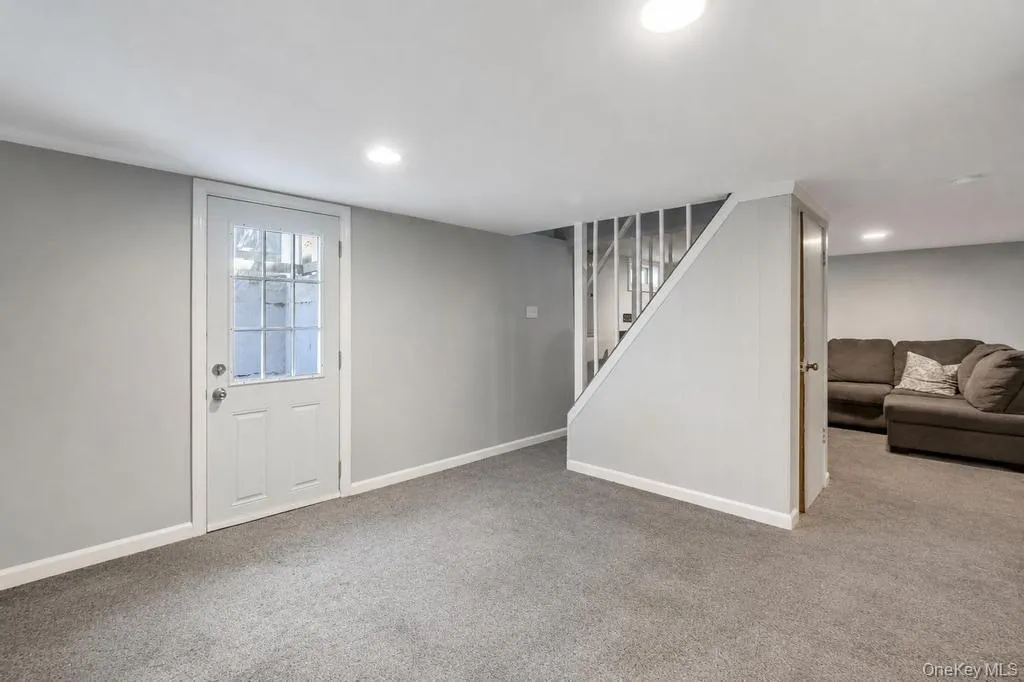 120 Smithtown Polk Boulevard, Brookhaven, NY, 3 Bedrooms Bedrooms, 5 Rooms Rooms,2 BathroomsBathrooms,Residential,For Rent,Smithtown Polk,0,1010779 120 Smithtown Polk Boulevard, Brookhaven, NY, 3 Bedrooms Bedrooms, 5 Rooms Rooms,2 BathroomsBathrooms,Residential,For Rent,Smithtown Polk,0,1010779
