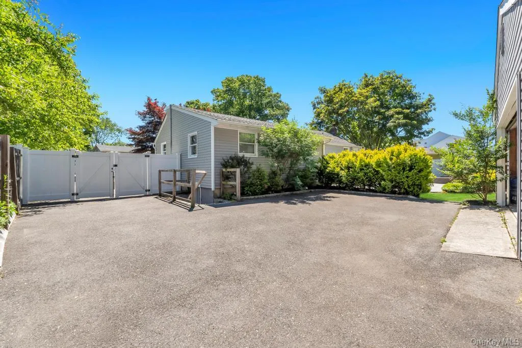 120 Smithtown Polk Boulevard, Brookhaven, NY, 3 Bedrooms Bedrooms, 5 Rooms Rooms,2 BathroomsBathrooms,Residential,For Rent,Smithtown Polk,0,1010779 120 Smithtown Polk Boulevard, Brookhaven, NY, 3 Bedrooms Bedrooms, 5 Rooms Rooms,2 BathroomsBathrooms,Residential,For Rent,Smithtown Polk,0,1010779