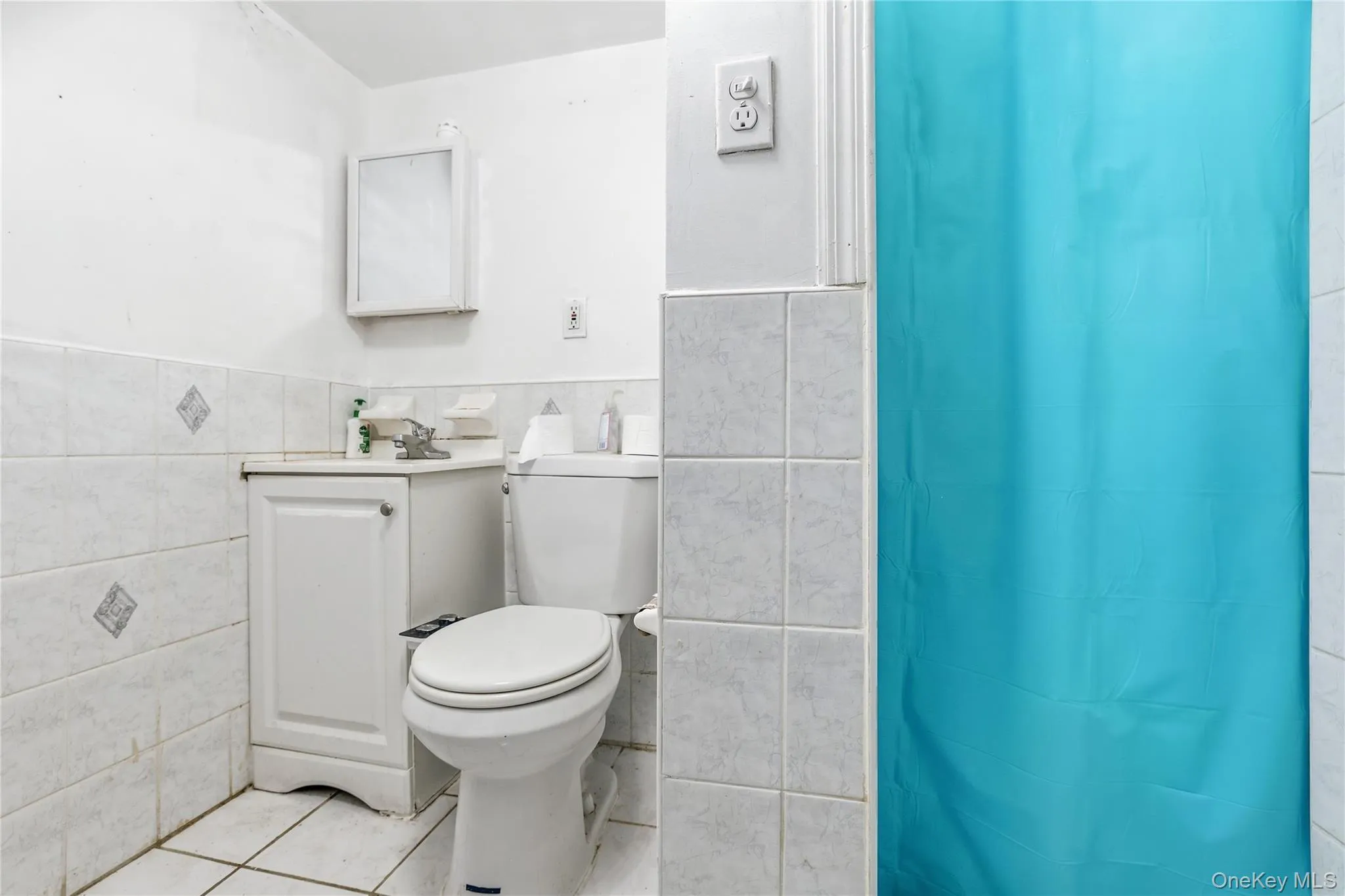 Bathroom with CO Bathroom with CO