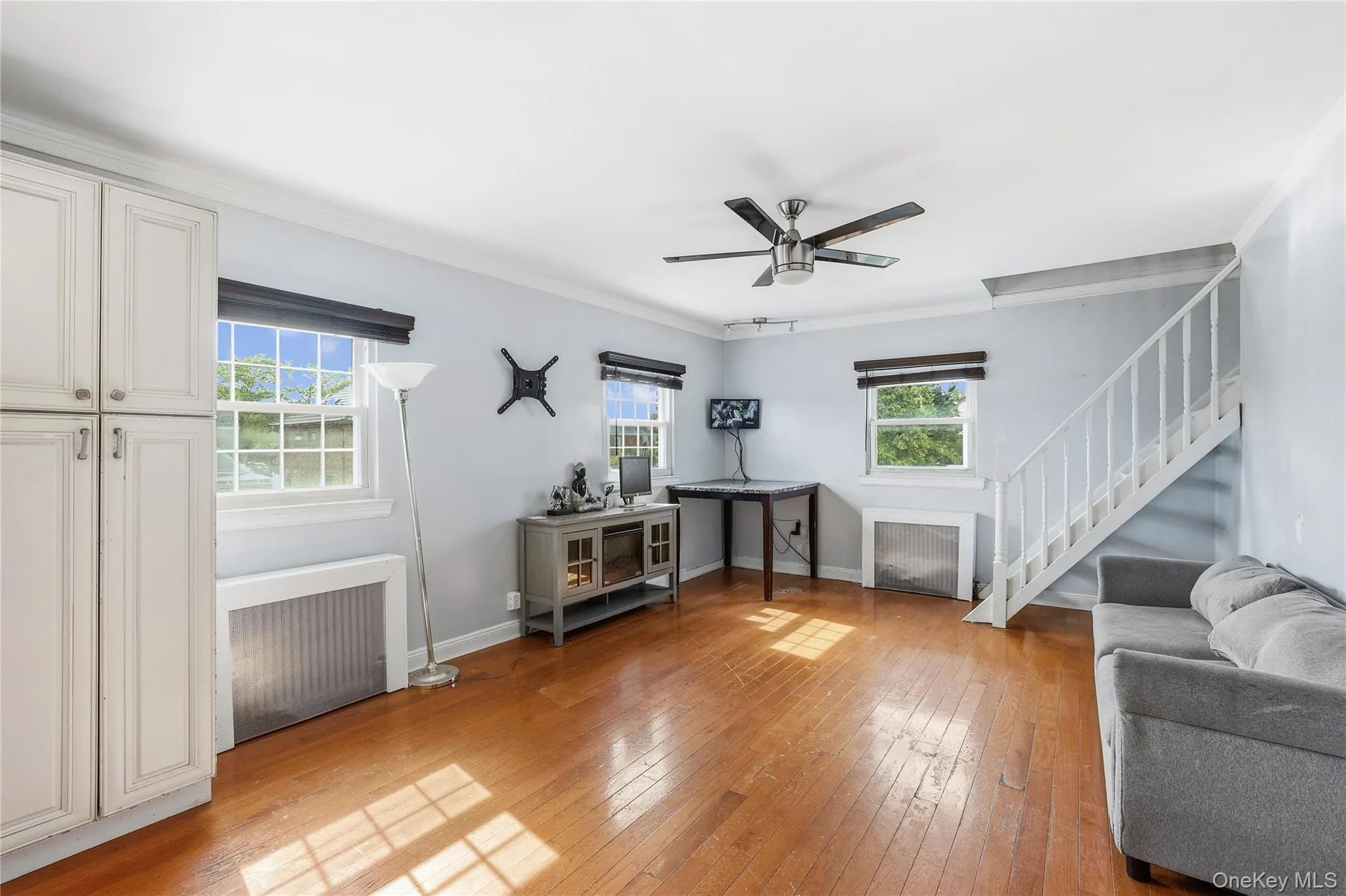 Second floor Bedroom /living room has access to the attic and open into balcony Second floor Bedroom /living room has access to the attic and open into balcony