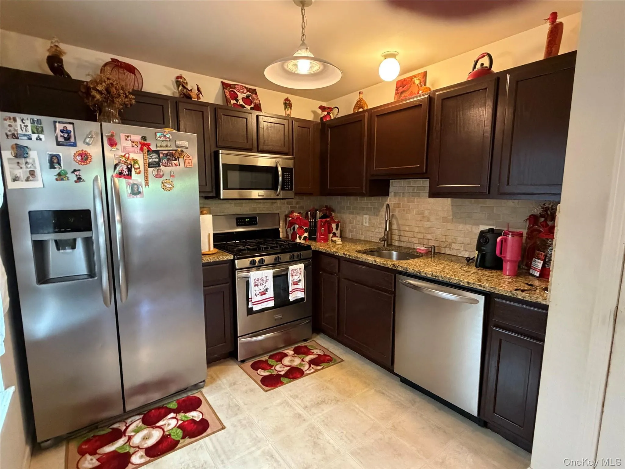 9 Jordan Lane, Middletown, NY, 3 Bedrooms Bedrooms, 6 Rooms Rooms,2 BathroomsBathrooms,Residential,For Rent,Jordan,0,1010793 9 Jordan Lane, Middletown, NY, 3 Bedrooms Bedrooms, 6 Rooms Rooms,2 BathroomsBathrooms,Residential,For Rent,Jordan,0,1010793