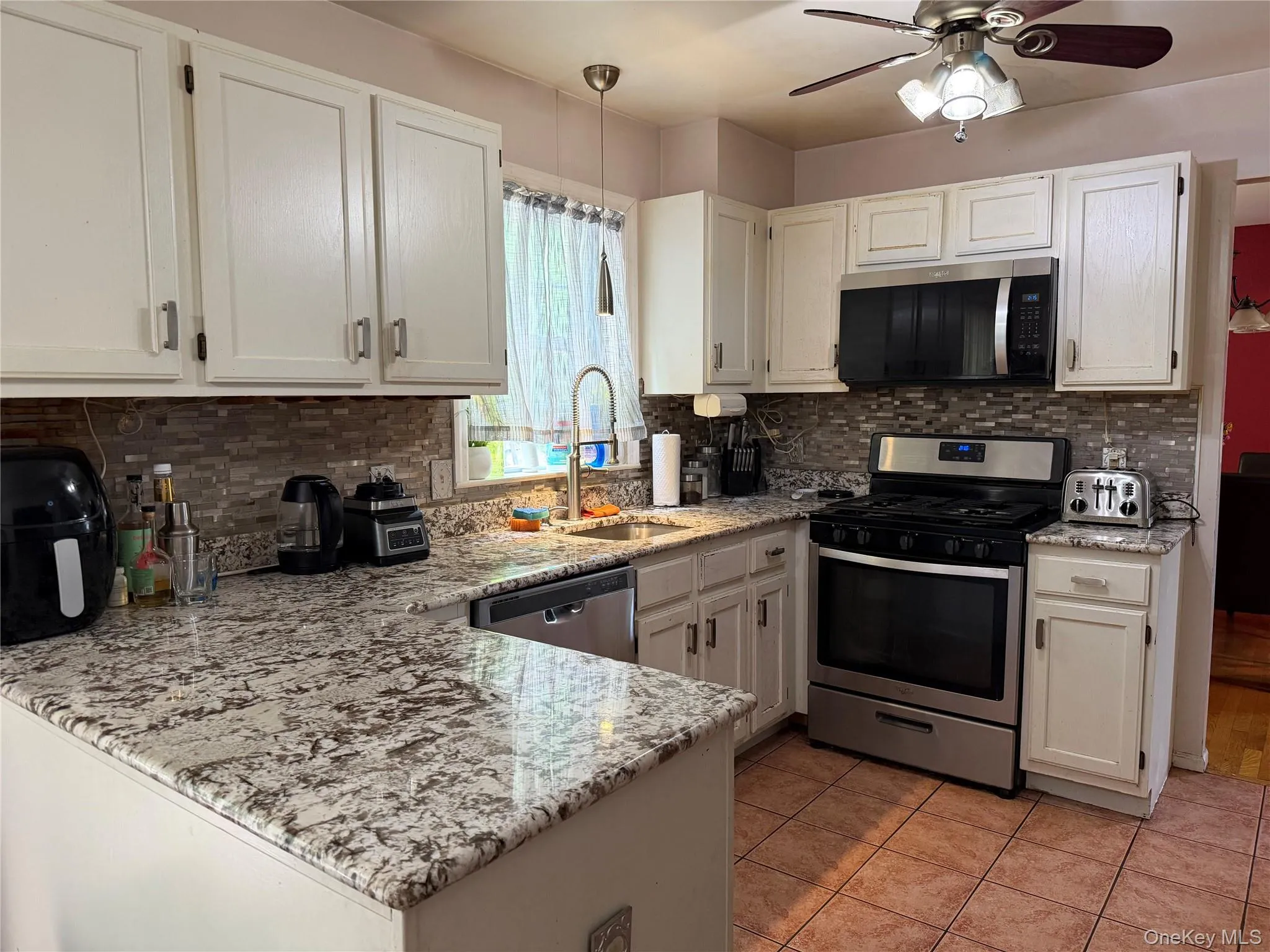 8 Walnut Lane, Middletown, NY, 3 Bedrooms Bedrooms, 8 Rooms Rooms,2 BathroomsBathrooms,Residential,For Rent,Walnut,0,1010798 8 Walnut Lane, Middletown, NY, 3 Bedrooms Bedrooms, 8 Rooms Rooms,2 BathroomsBathrooms,Residential,For Rent,Walnut,0,1010798