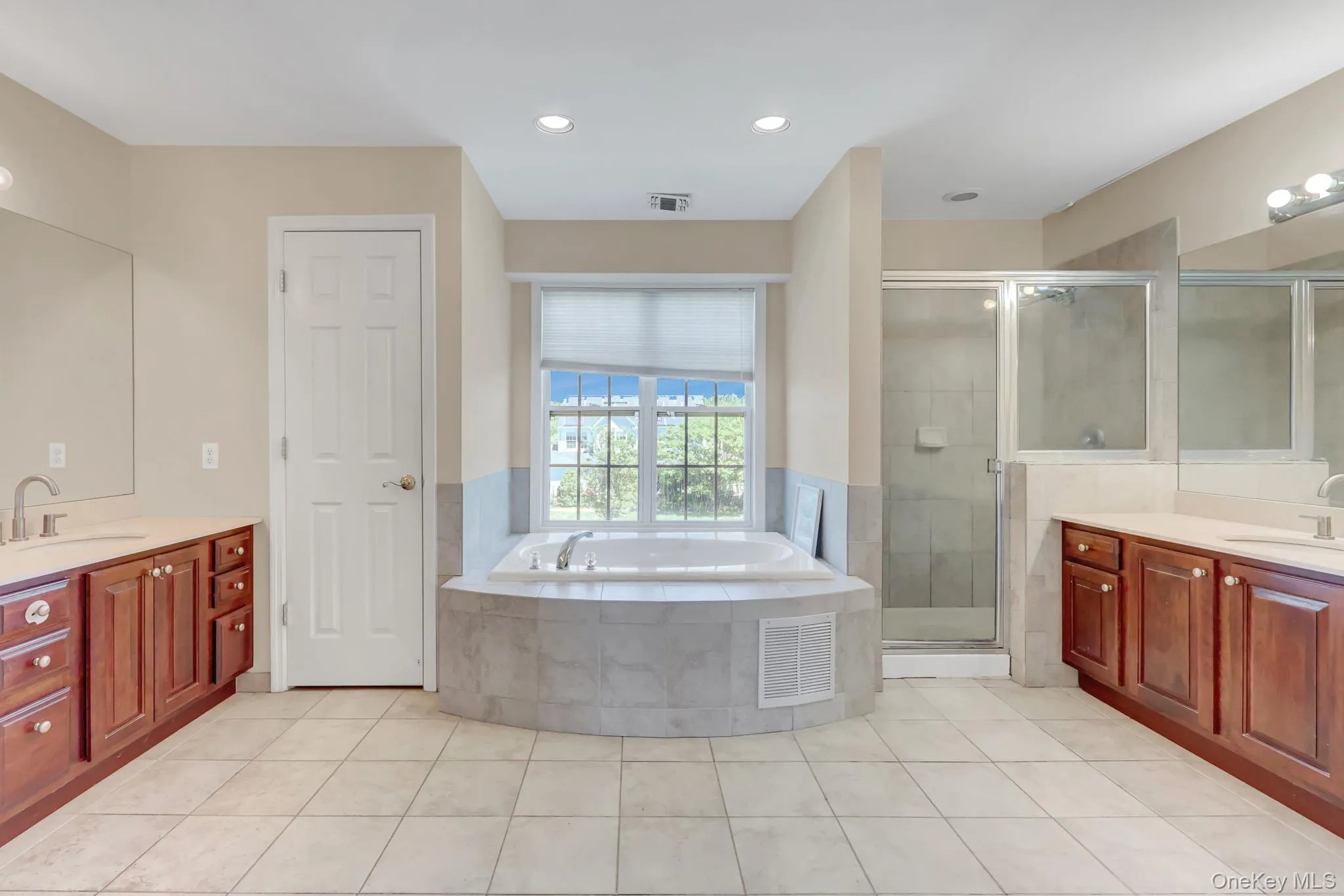 66 Canterbury Drive, Brookhaven, NY, 5 Bedrooms Bedrooms, 13 Rooms Rooms,6 BathroomsBathrooms,Residential,For Rent,Canterbury,0,1010804 66 Canterbury Drive, Brookhaven, NY, 5 Bedrooms Bedrooms, 13 Rooms Rooms,6 BathroomsBathrooms,Residential,For Rent,Canterbury,0,1010804